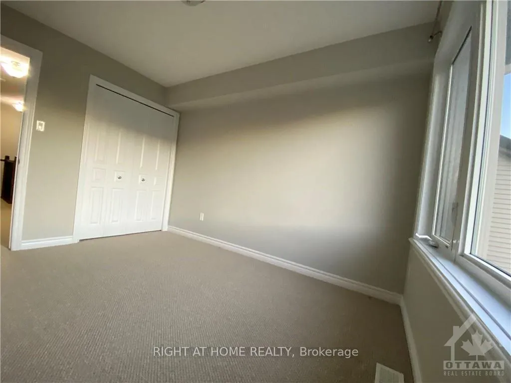 Photo 13 of 961 Cobble Hill Drive, Ottawa, Barrhaven - Cedargrove/Fraserdale — HOMEH