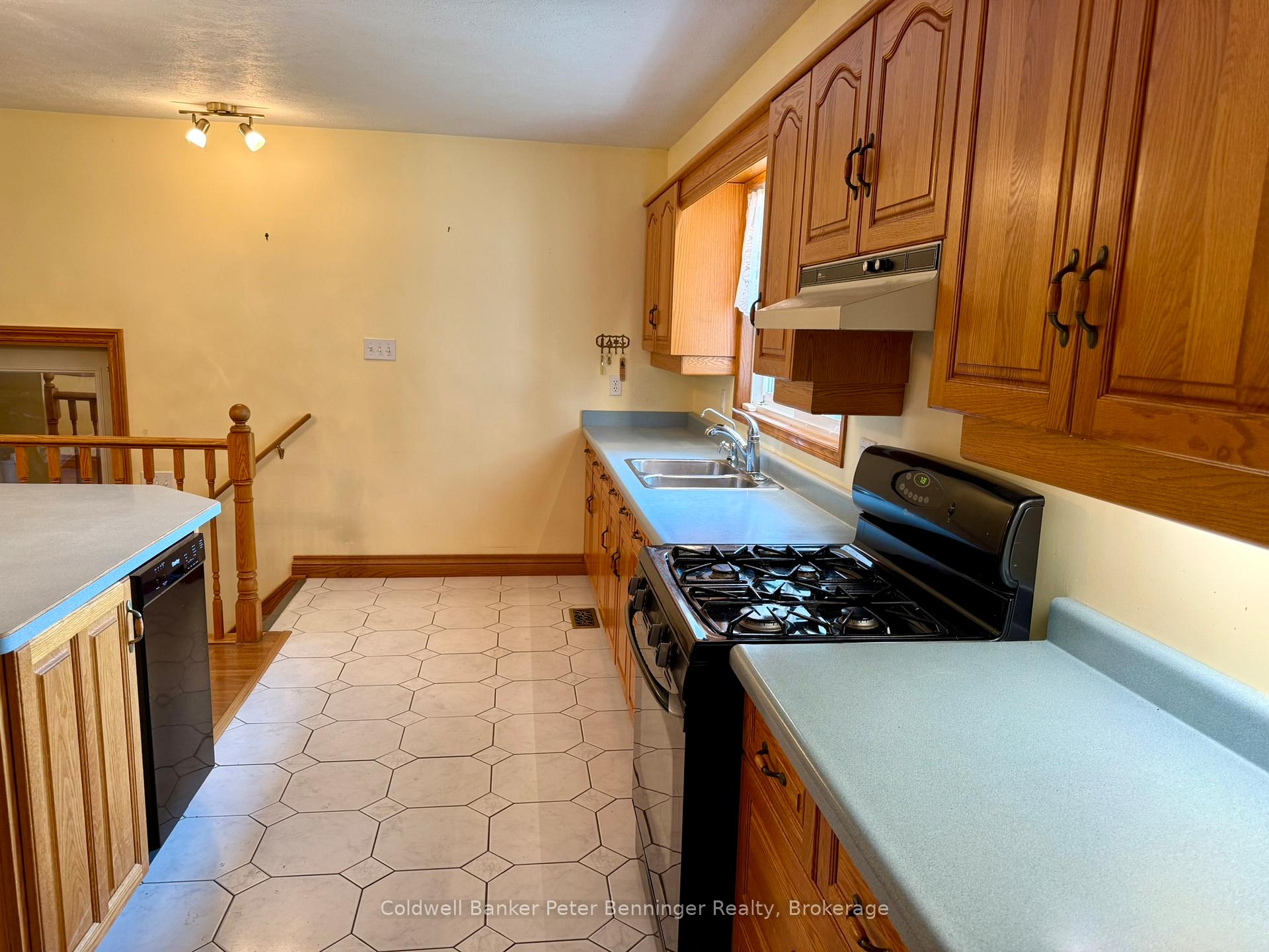 Photo 7 of 12 Mullen Drive, Brockton — HOMEH