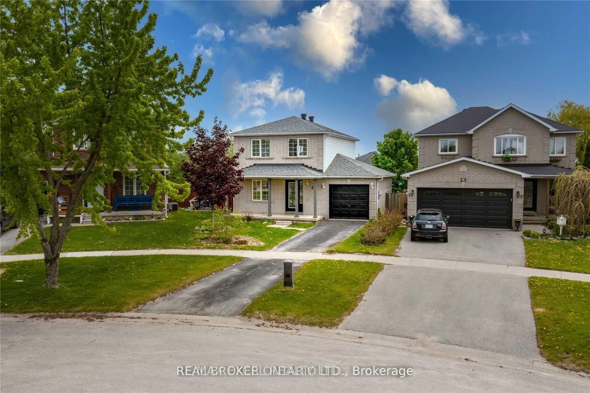 Photo 2 of 25 Golds Crescent, Barrie, Holly — HOMEH