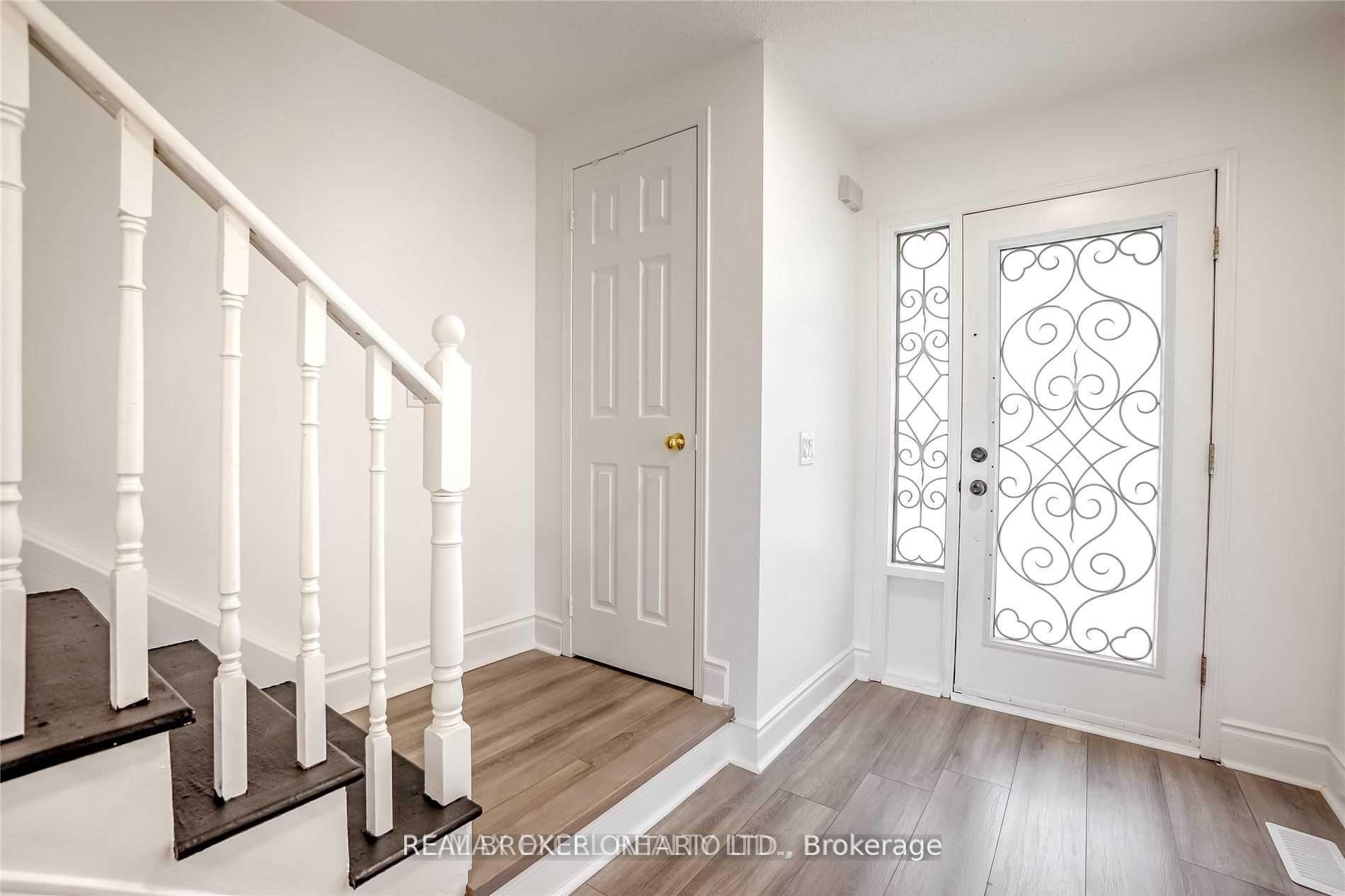 Photo 4 of 25 Golds Crescent, Barrie, Holly — HOMEH