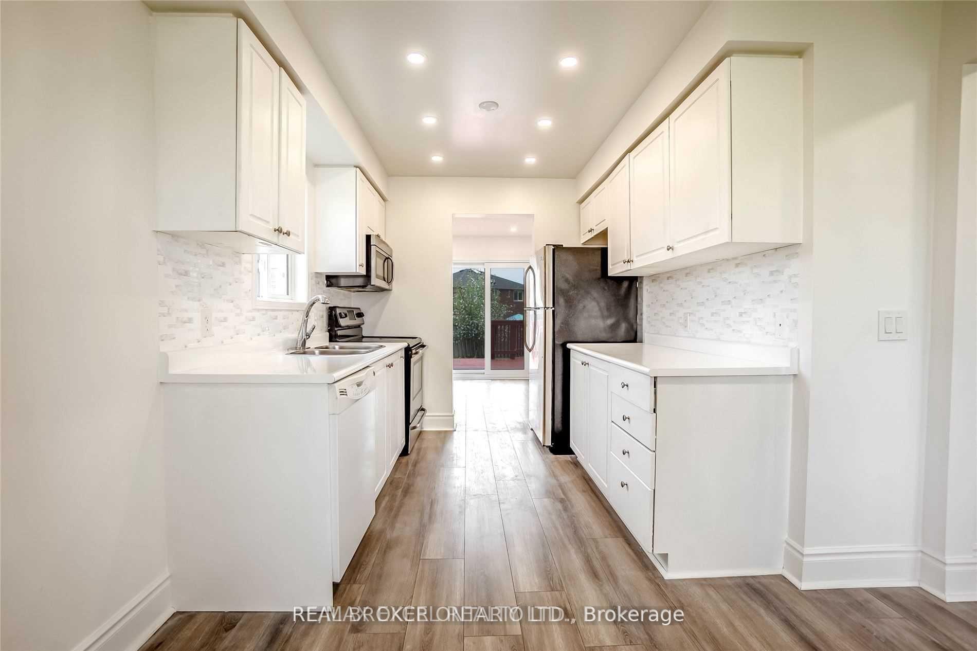 Photo 8 of 25 Golds Crescent, Barrie, Holly — HOMEH