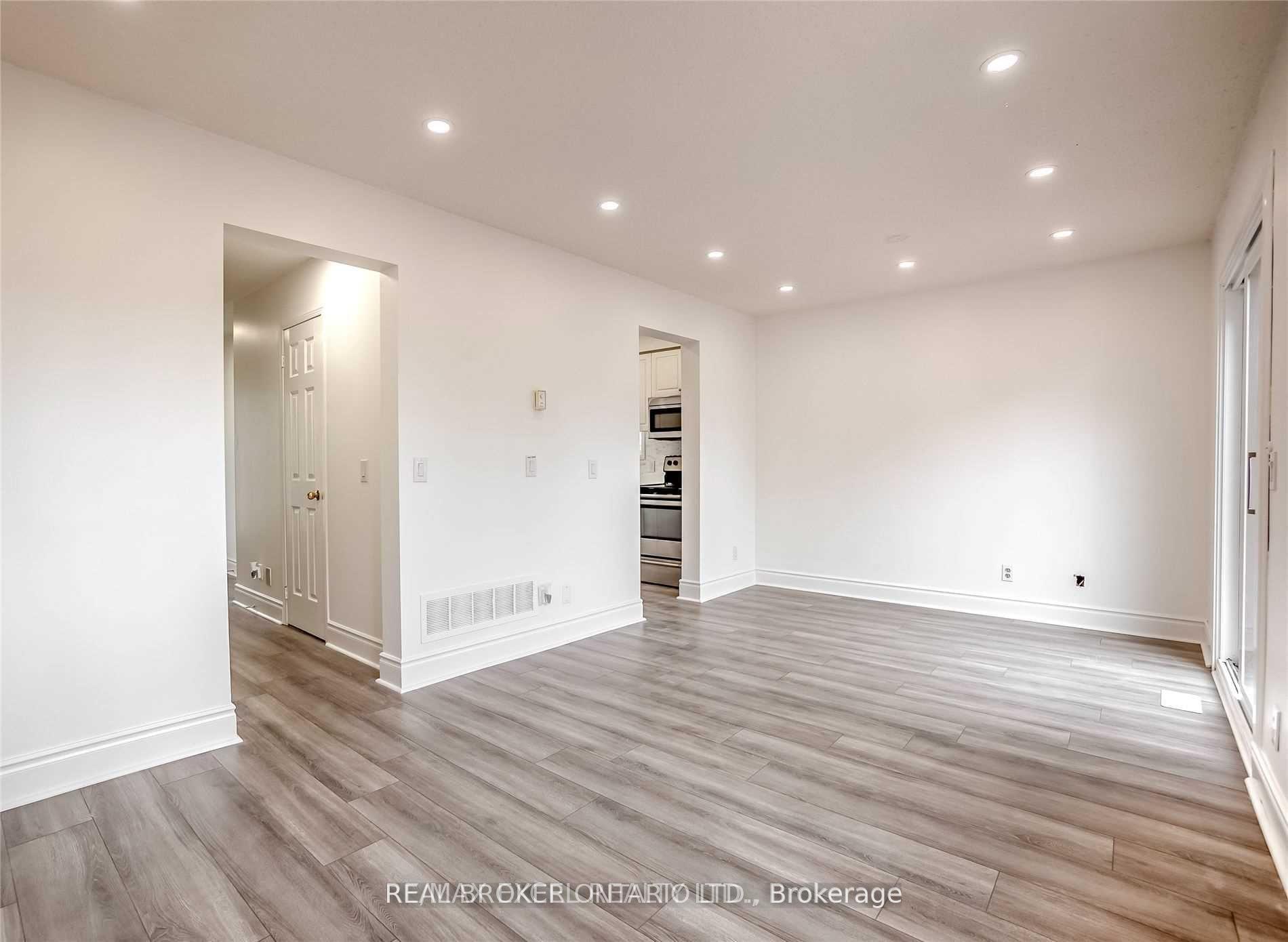 Photo 11 of 25 Golds Crescent, Barrie, Holly — HOMEH