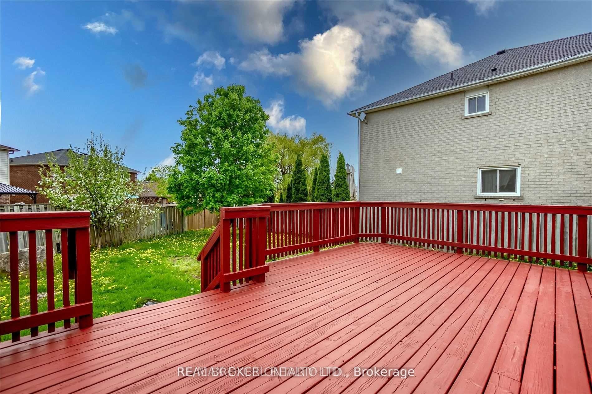 Photo 33 of 25 Golds Crescent, Barrie, Holly — HOMEH