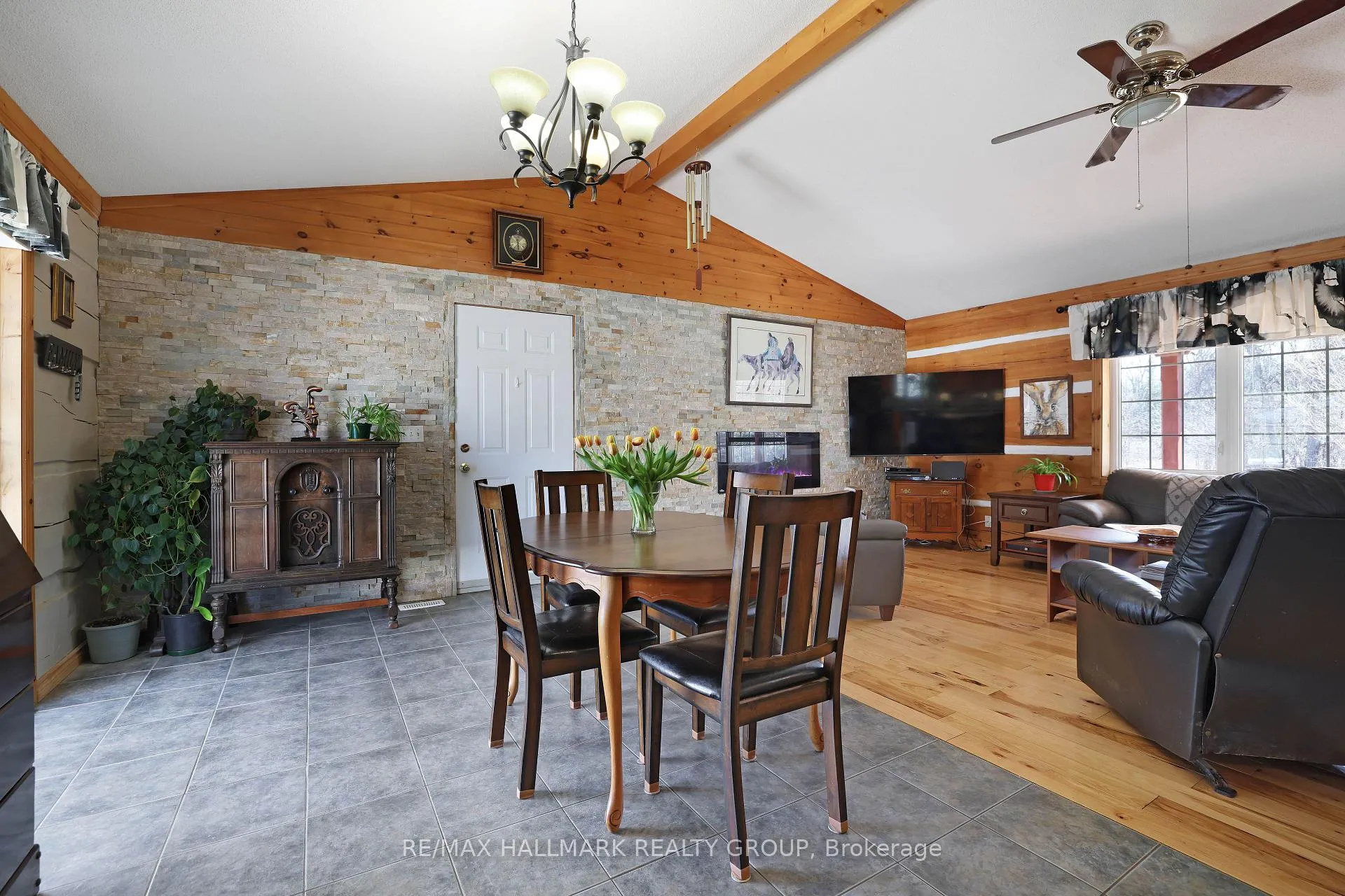 Photo 12 of 206 Old Pakenham Road, Ottawa, Fitzroy — HOMEH