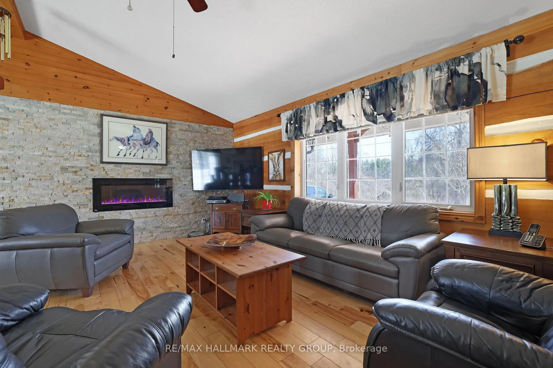 Photo 16 of 206 Old Pakenham Road, Ottawa, Fitzroy — HOMEH