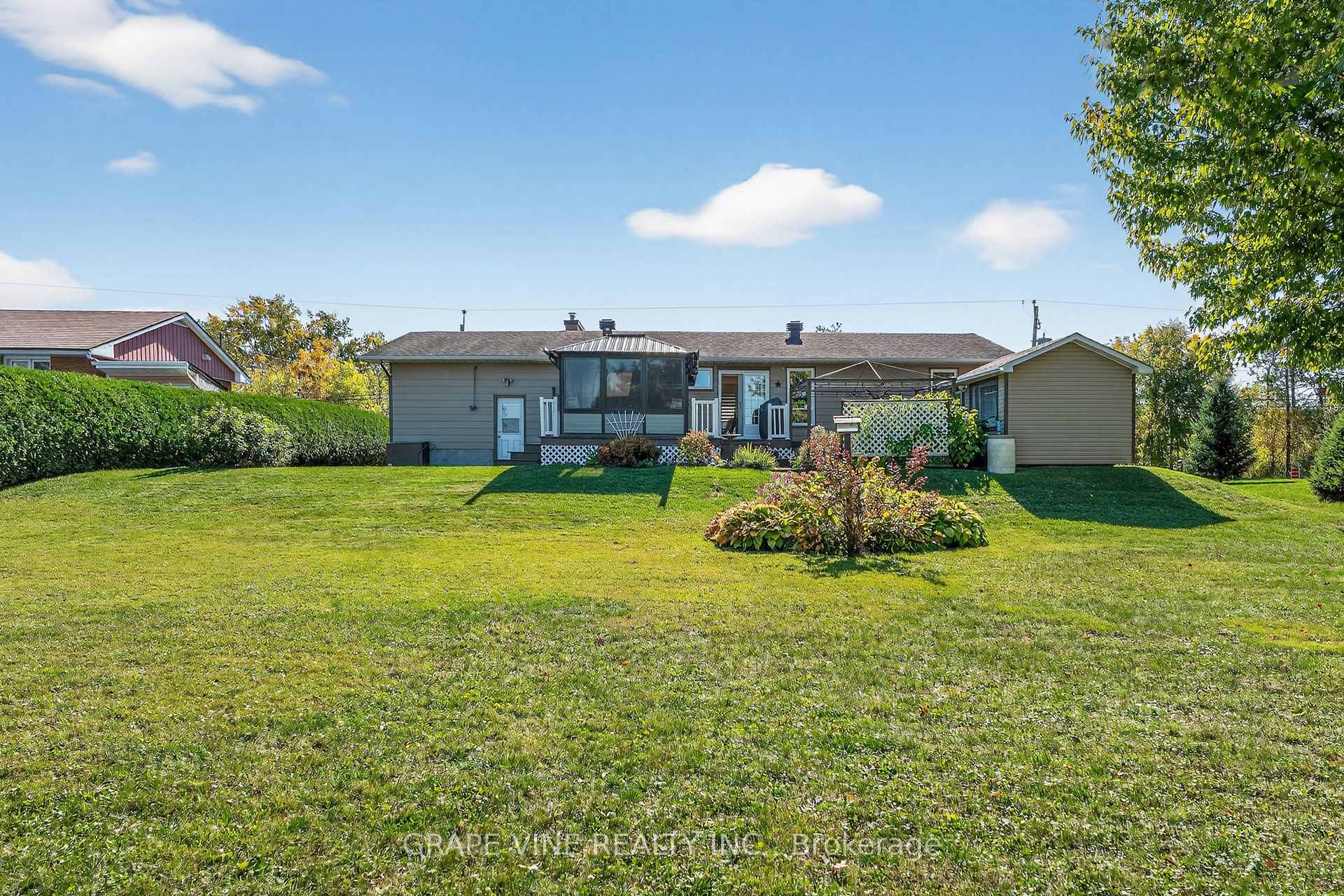 Photo 7 of 5041 Thunder Road, Ottawa, Carlsbad Springs — HOMEH