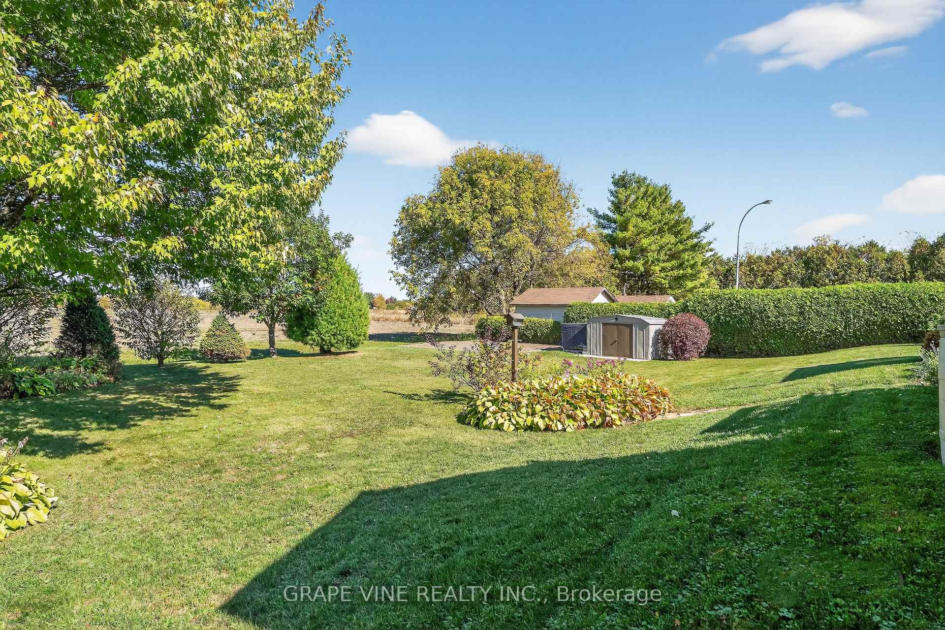 Photo 5 of 5041 Thunder Road, Ottawa, Carlsbad Springs — HOMEH