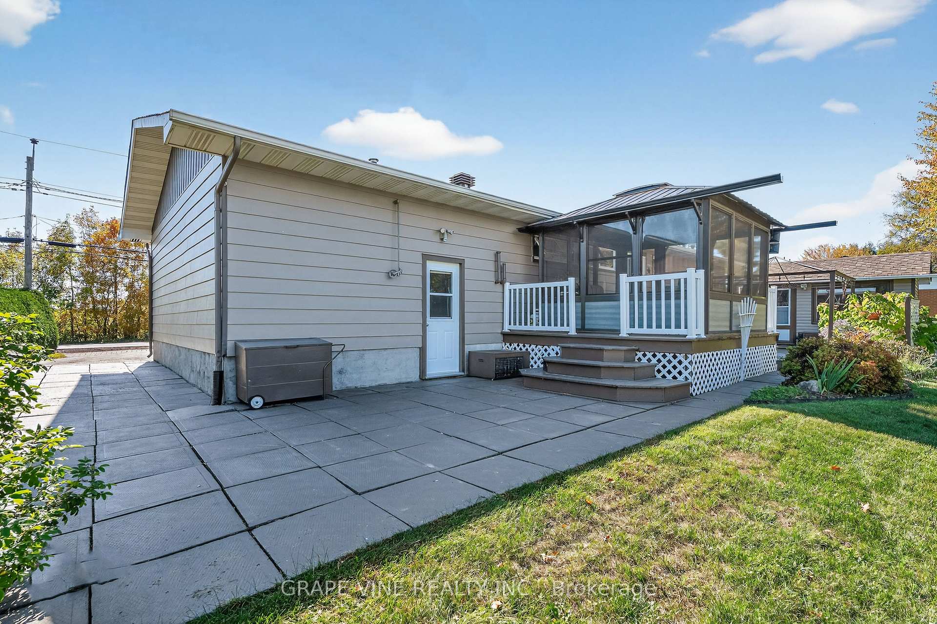 Photo 8 of 5041 Thunder Road, Ottawa, Carlsbad Springs — HOMEH