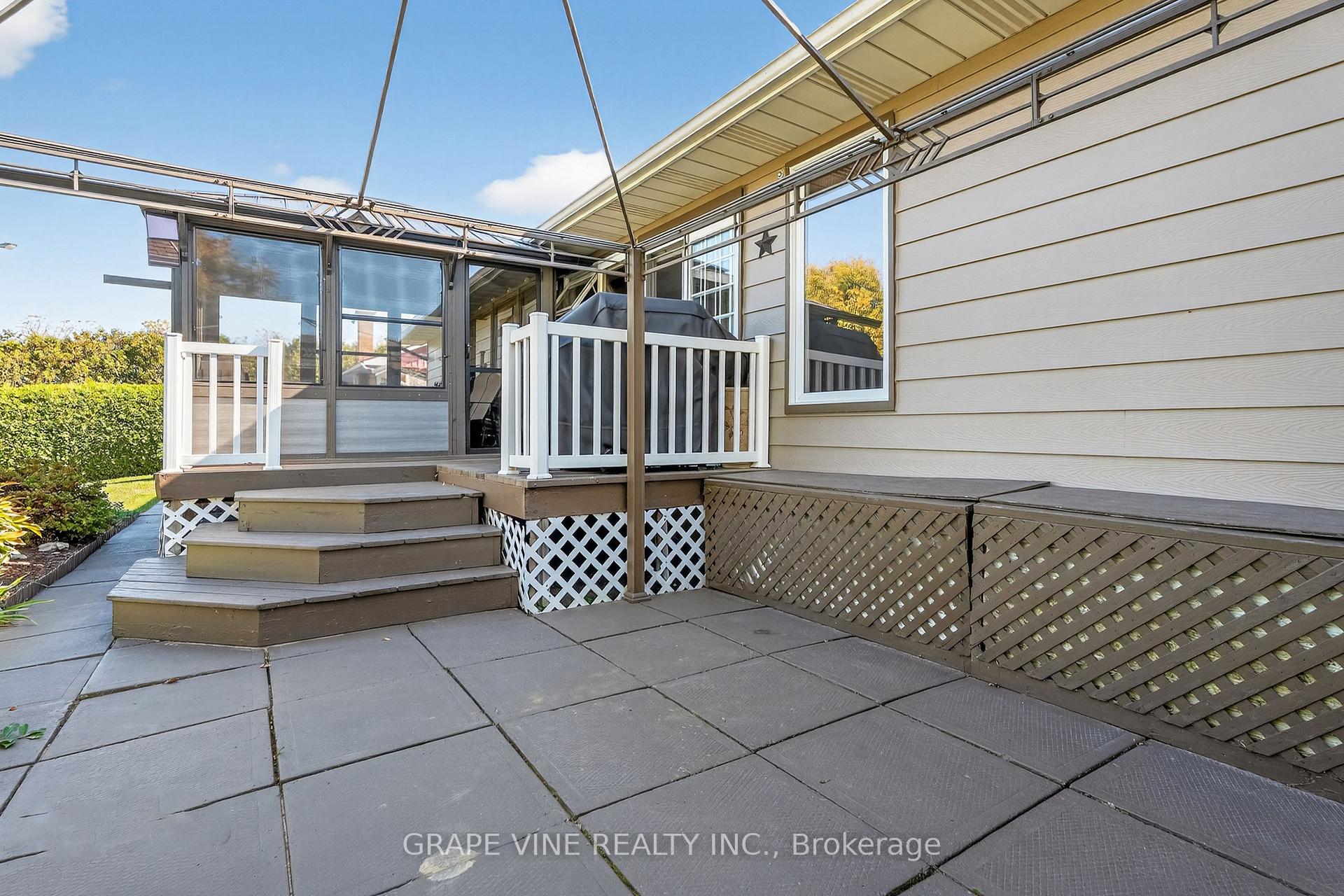 Photo 11 of 5041 Thunder Road, Ottawa, Carlsbad Springs — HOMEH