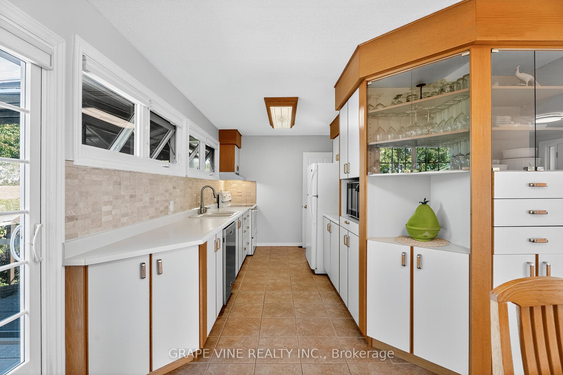 Photo 26 of 5041 Thunder Road, Ottawa, Carlsbad Springs — HOMEH