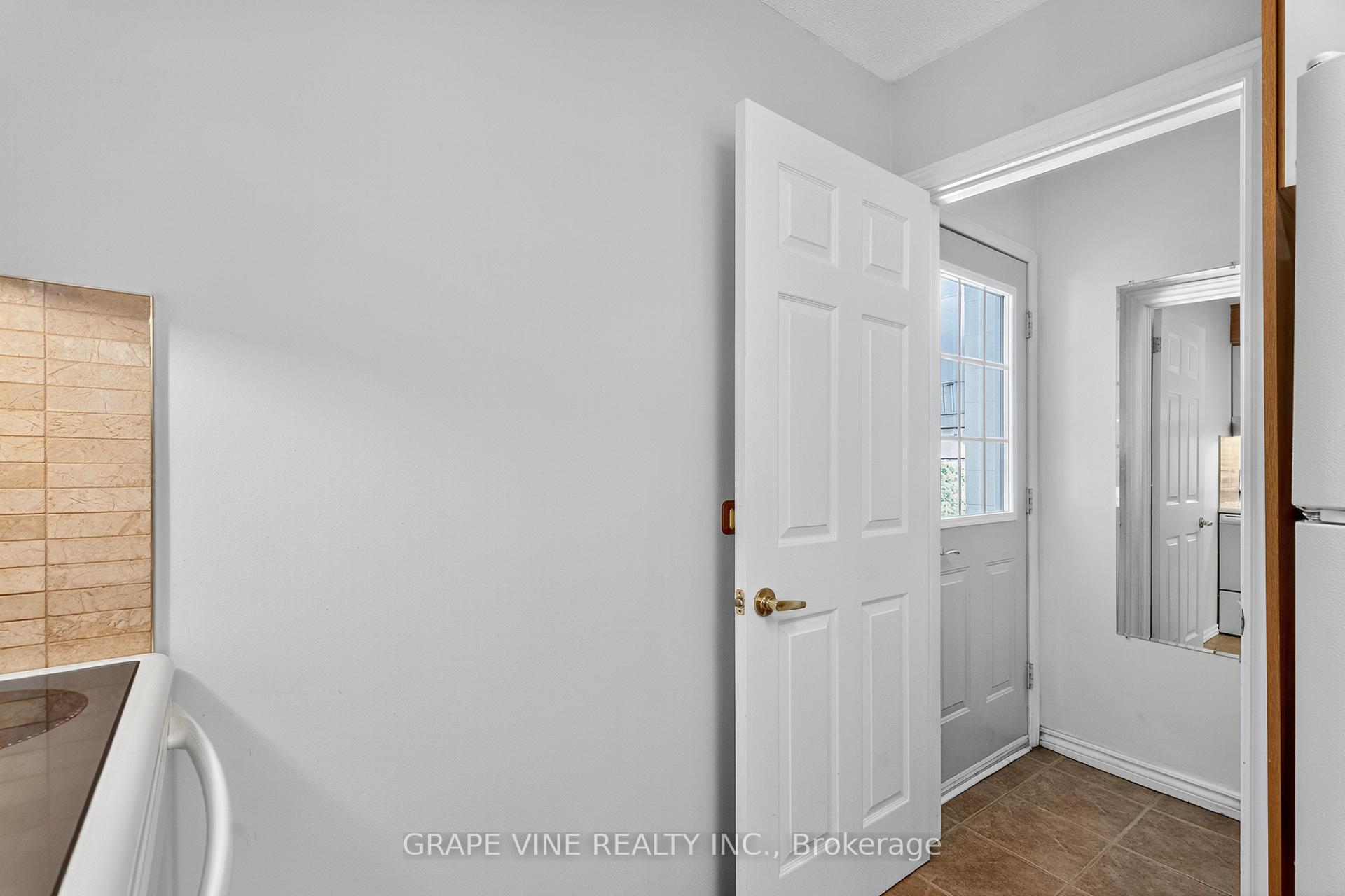 Photo 17 of 5041 Thunder Road, Ottawa, Carlsbad Springs — HOMEH