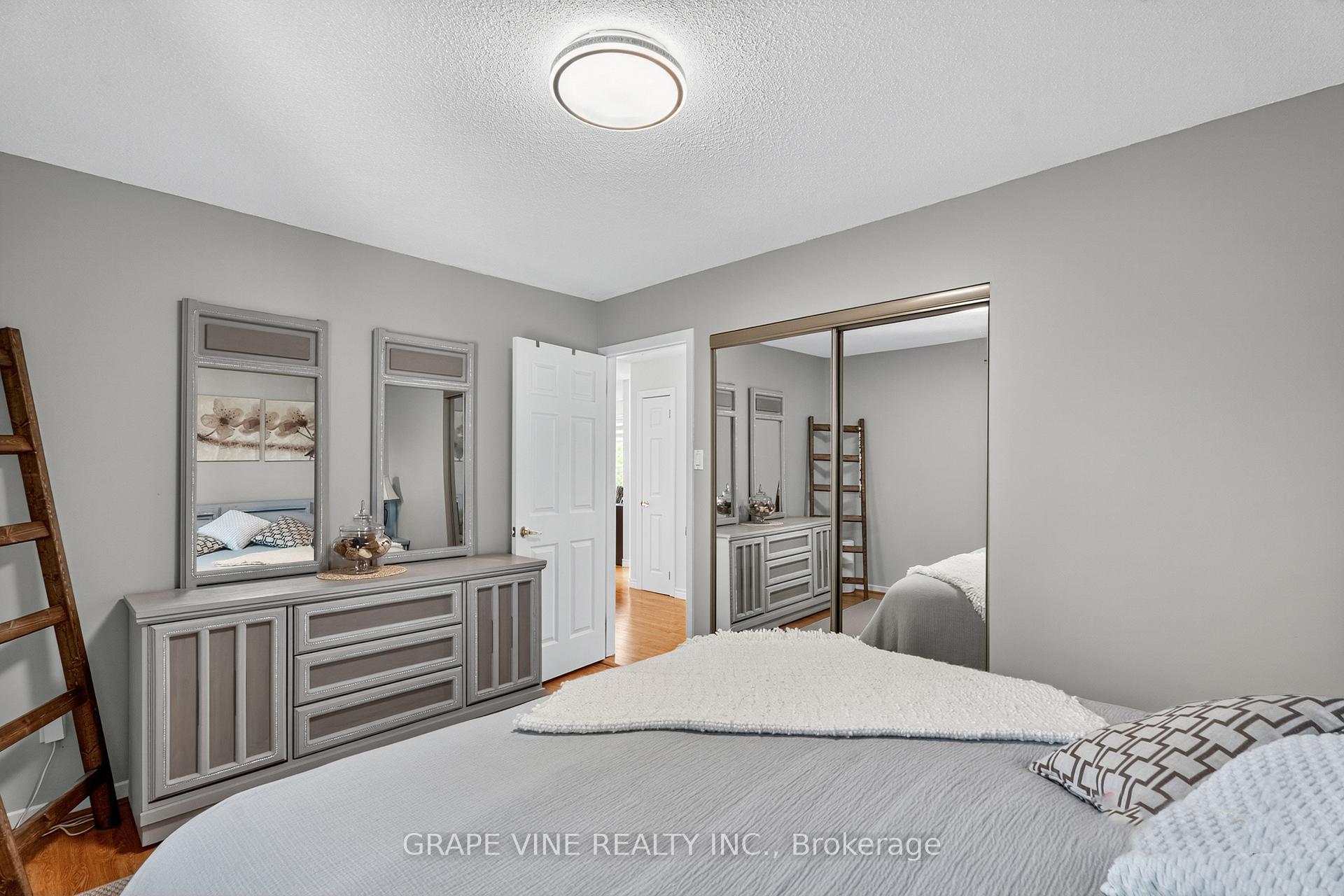 Photo 19 of 5041 Thunder Road, Ottawa, Carlsbad Springs — HOMEH