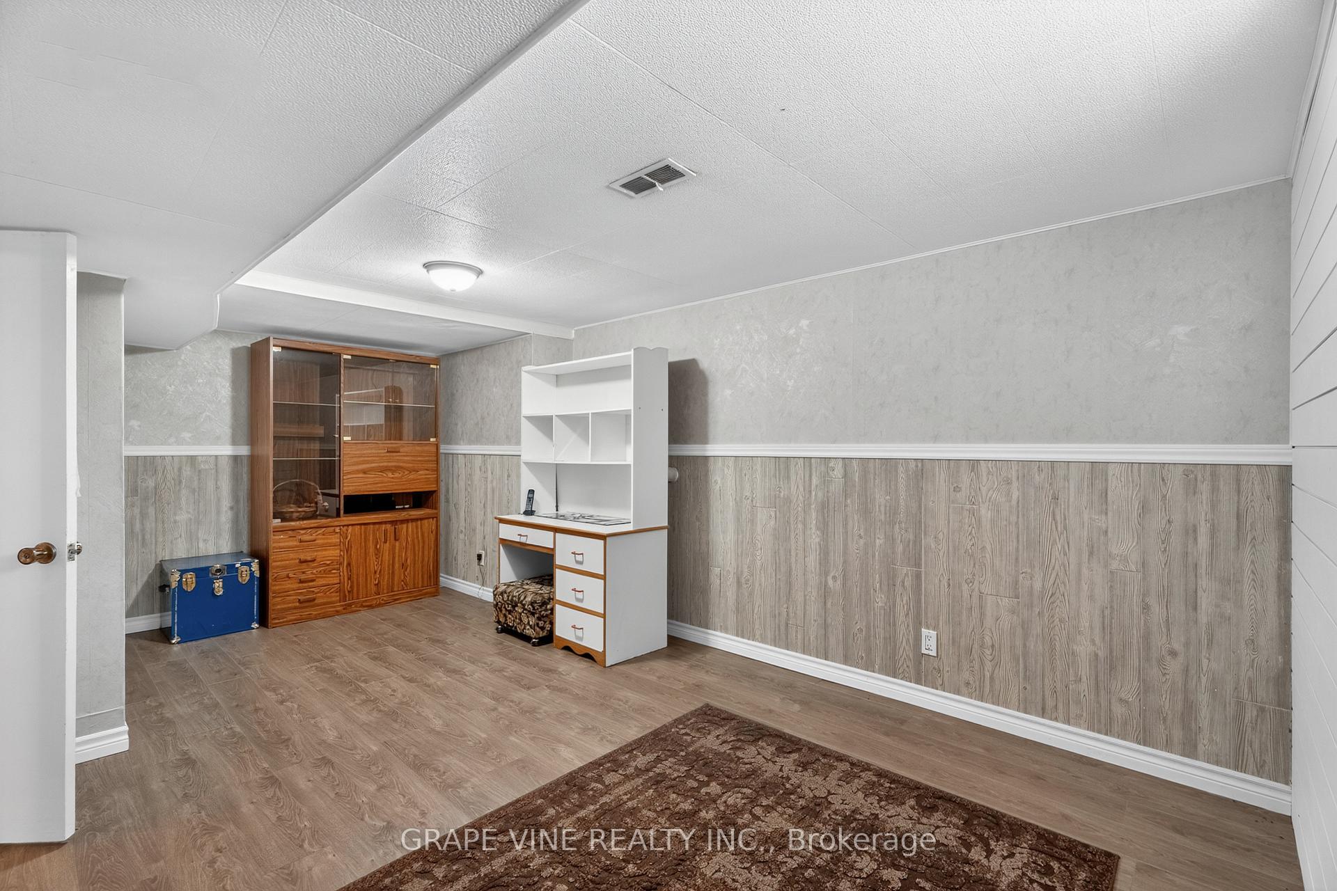 Photo 32 of 5041 Thunder Road, Ottawa, Carlsbad Springs — HOMEH