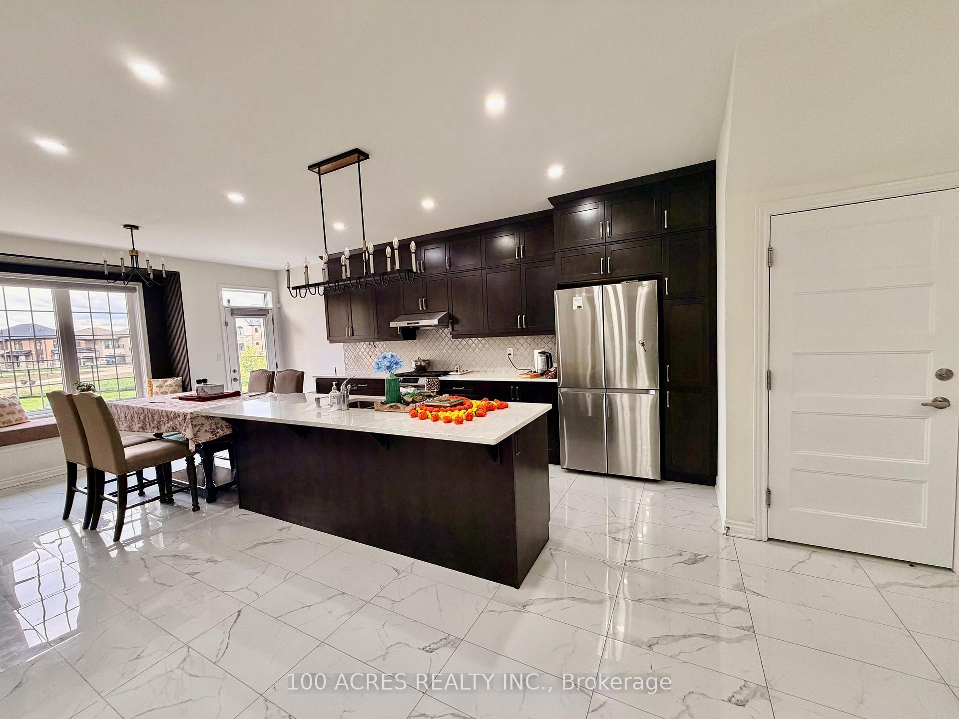 Photo 4 of 63 Eberly Woods Drive, Caledon, Rural Caledon — HOMEH