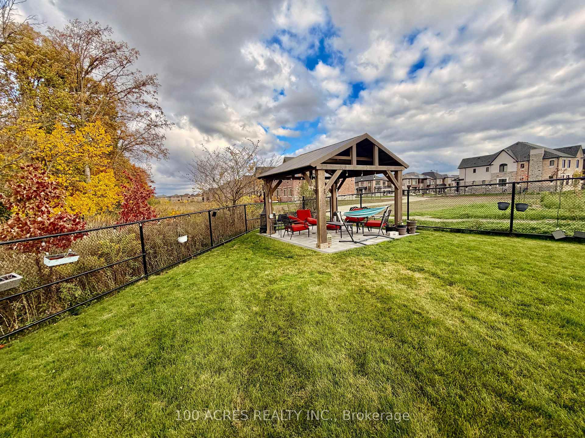 Photo 11 of 63 Eberly Woods Drive, Caledon, Rural Caledon — HOMEH