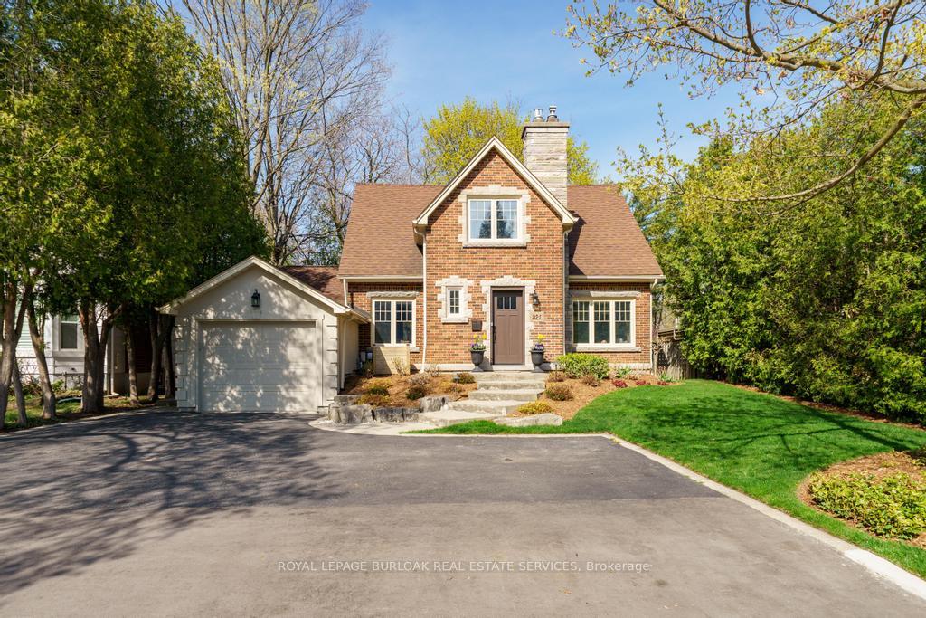 Front of 321 Guelph Line