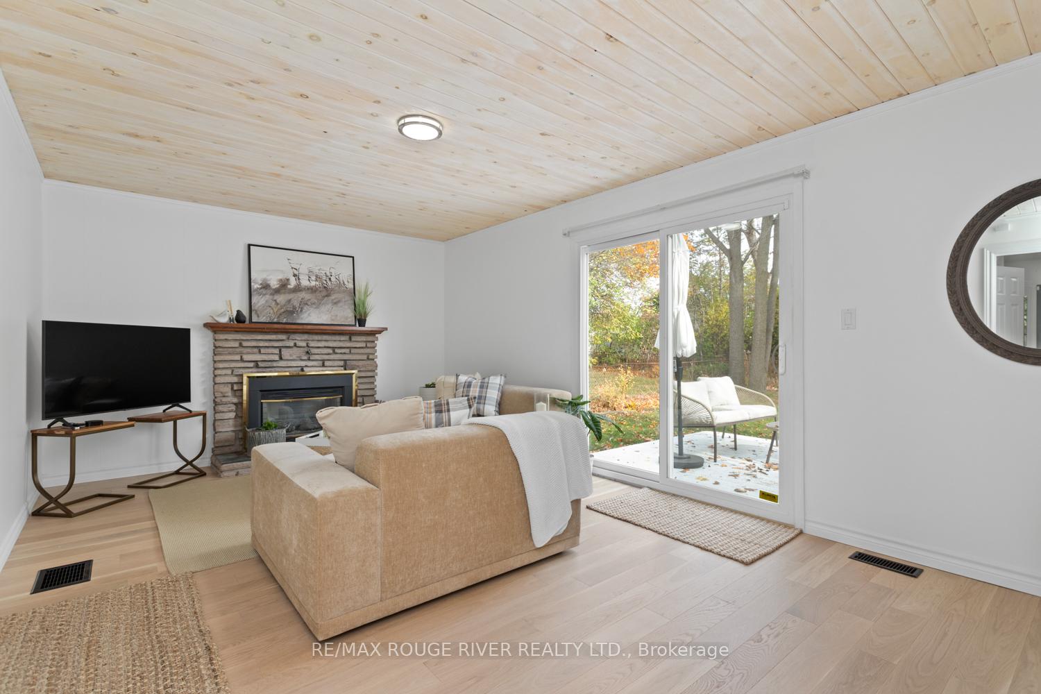 Photo 6 of 27 Keller Drive, Belleville, Belleville Ward — HOMEH