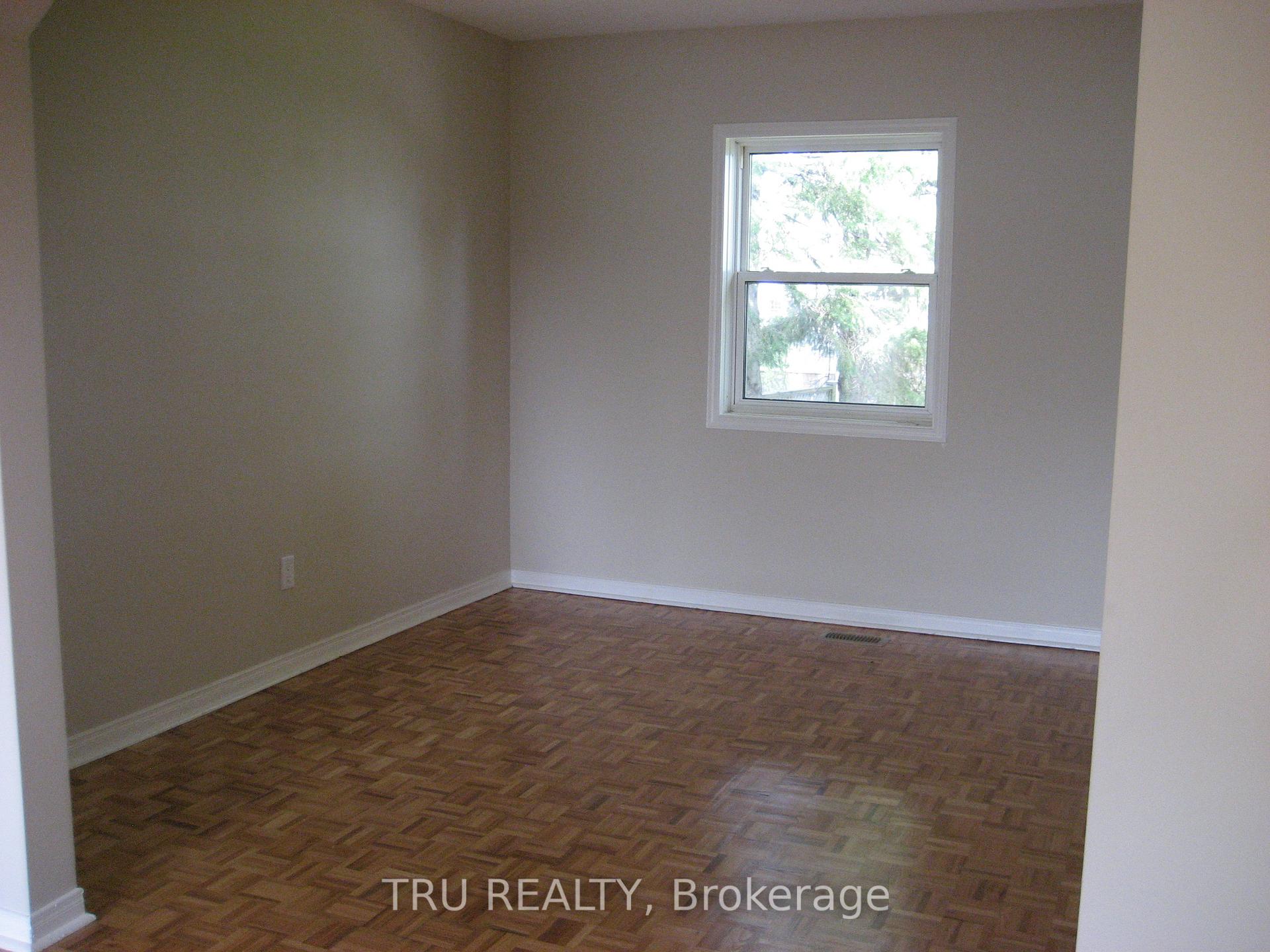 Photo 2 of 1567 Goth Avenue, Ottawa, Sawmill Creek/Timbermill — HOMEH