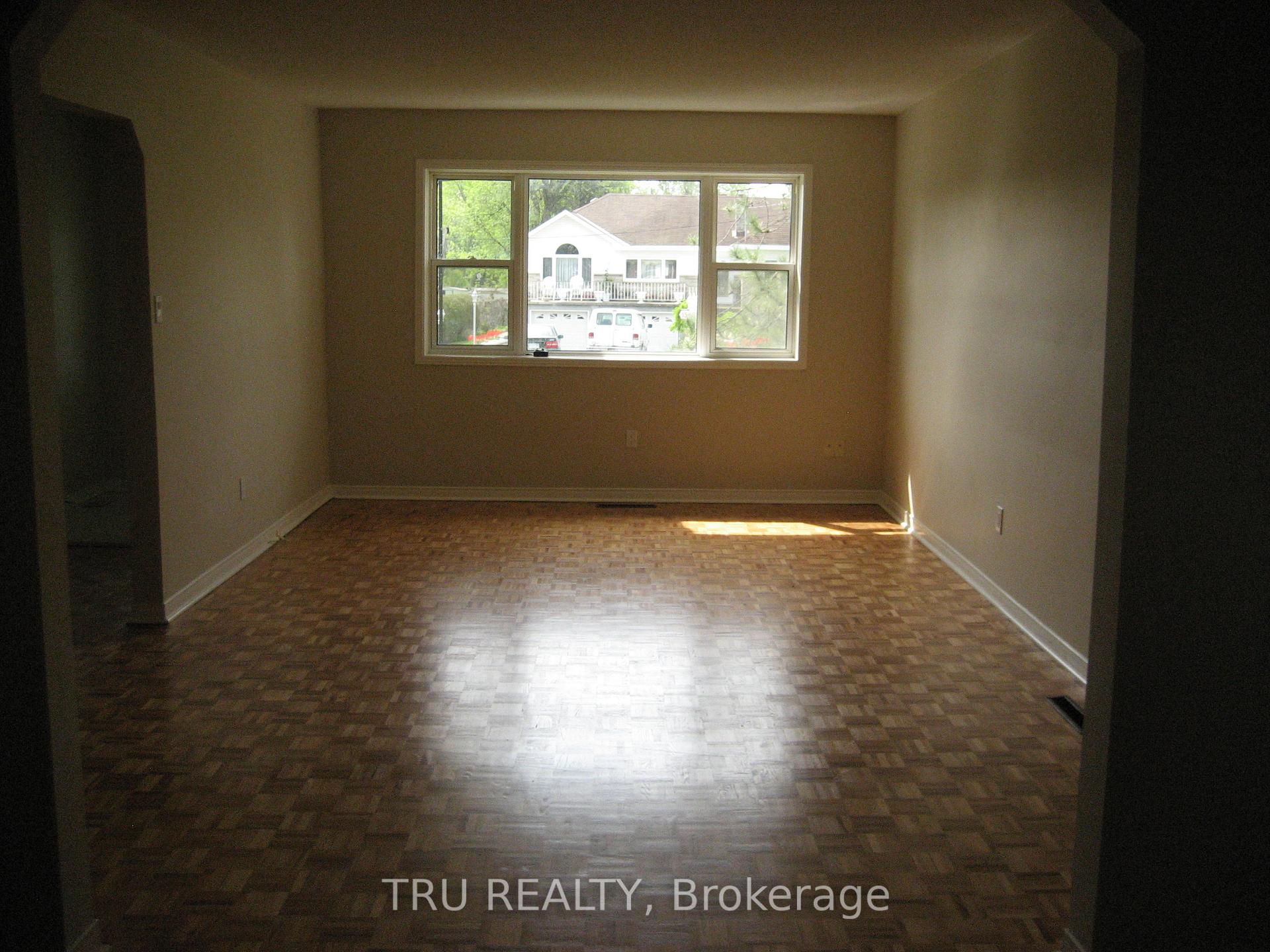 Photo 4 of 1567 Goth Avenue, Ottawa, Sawmill Creek/Timbermill — HOMEH