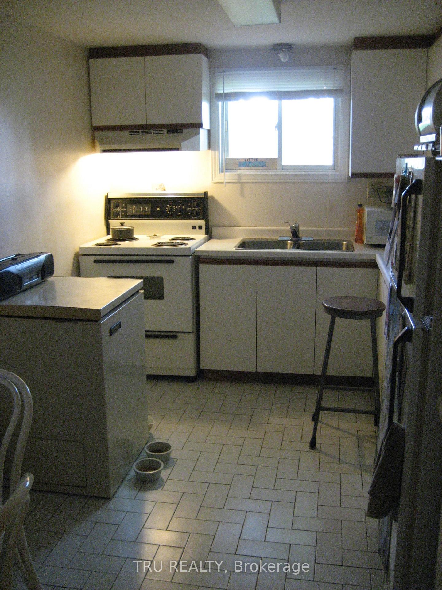 Photo 10 of 1567 Goth Avenue, Ottawa, Sawmill Creek/Timbermill — HOMEH