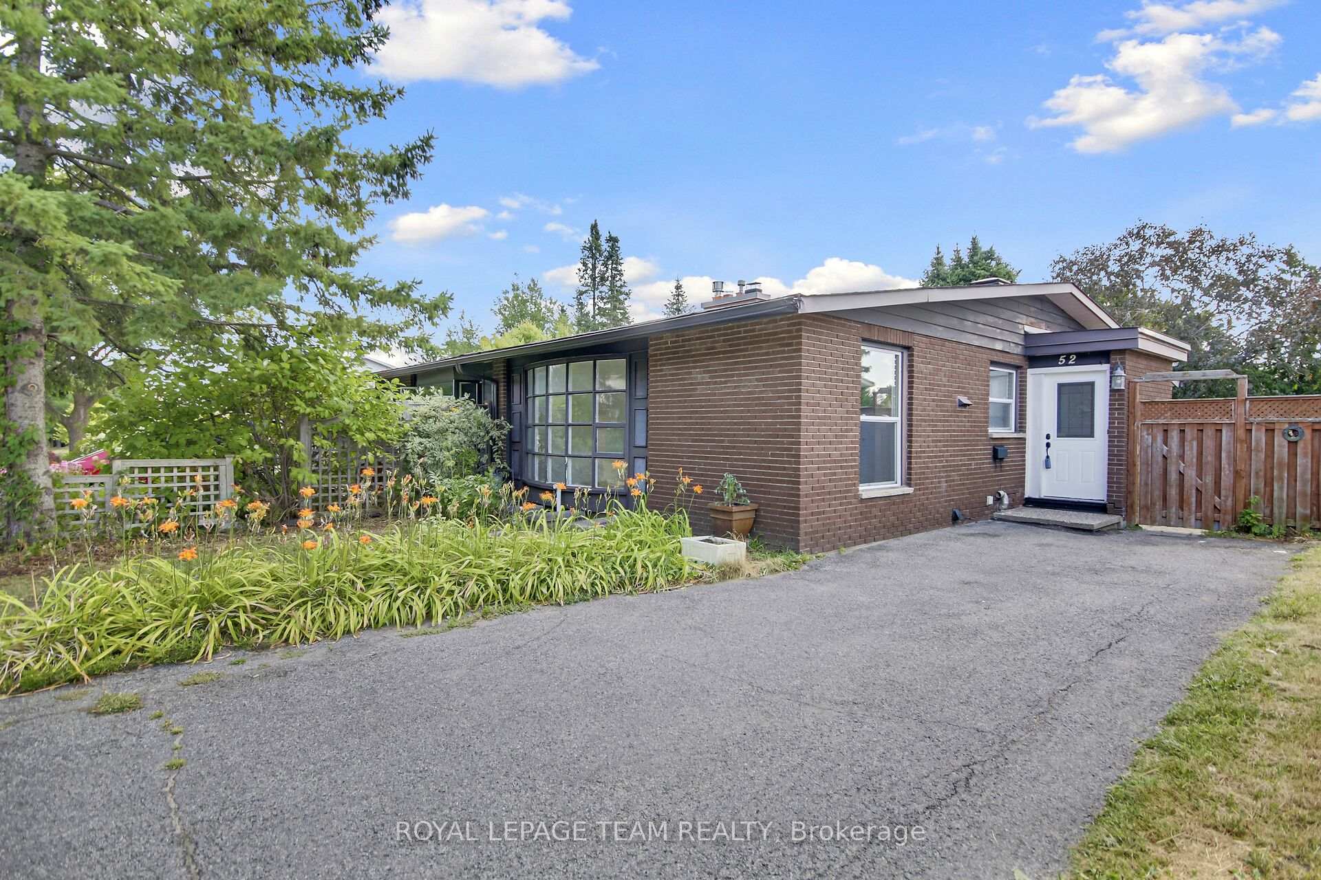Photo 4 of 52 Bowhill Avenue, Ottawa, Borden Farm/Stewart Farm/Carleton Heights/Parkwood Hills — HOMEH
