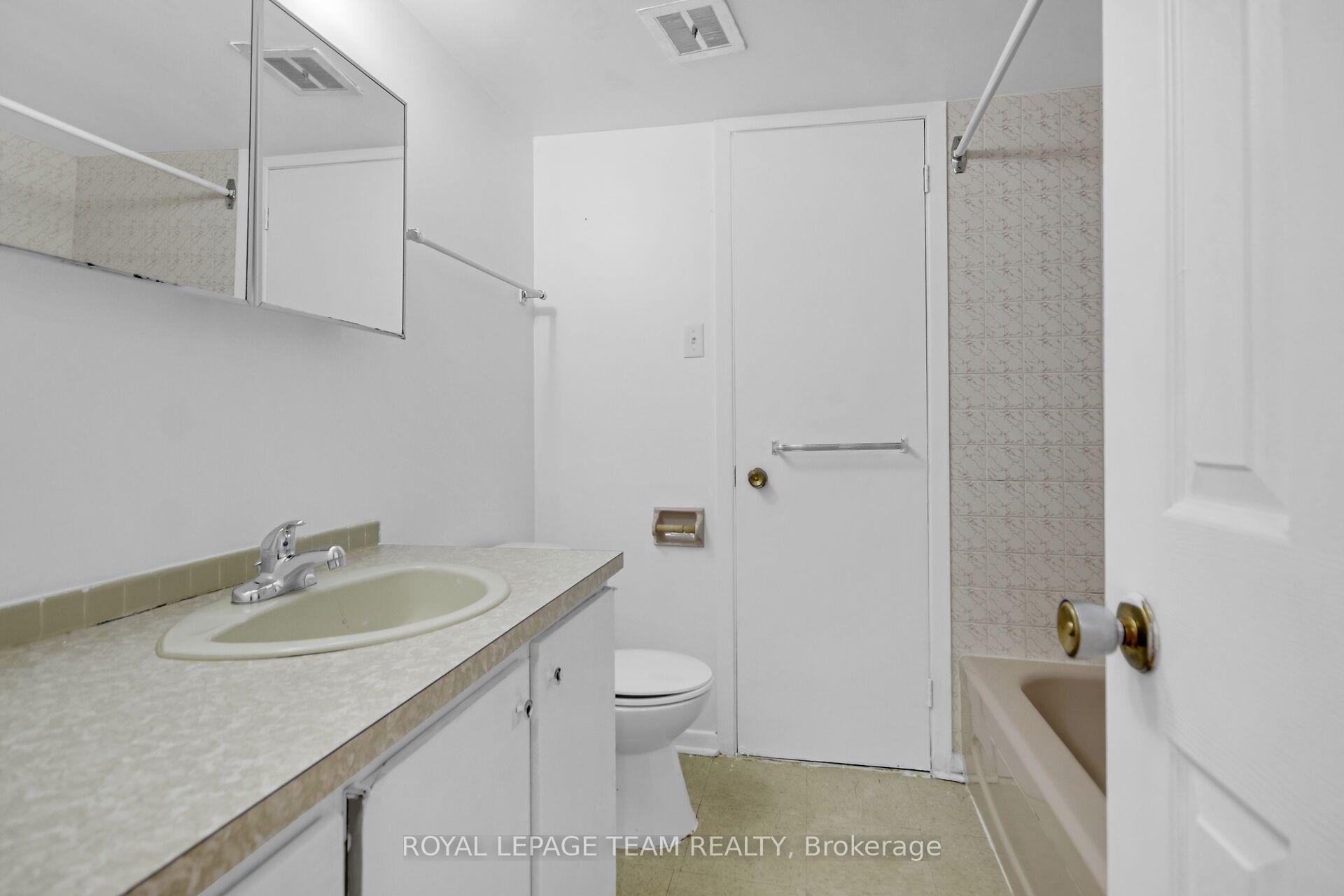 Photo 2 of 52 Bowhill Avenue, Ottawa, Borden Farm/Stewart Farm/Carleton Heights/Parkwood Hills — HOMEH