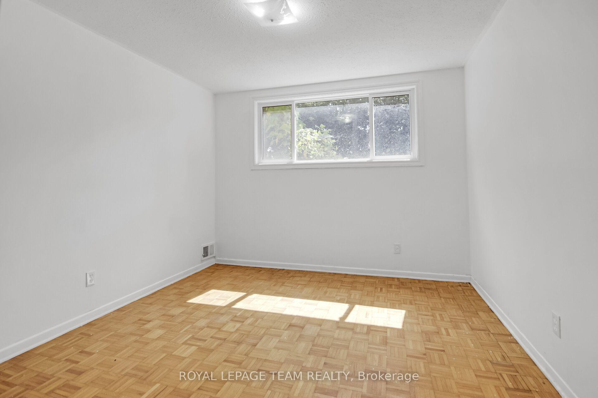 Photo 6 of 52 Bowhill Avenue, Ottawa, Borden Farm/Stewart Farm/Carleton Heights/Parkwood Hills — HOMEH