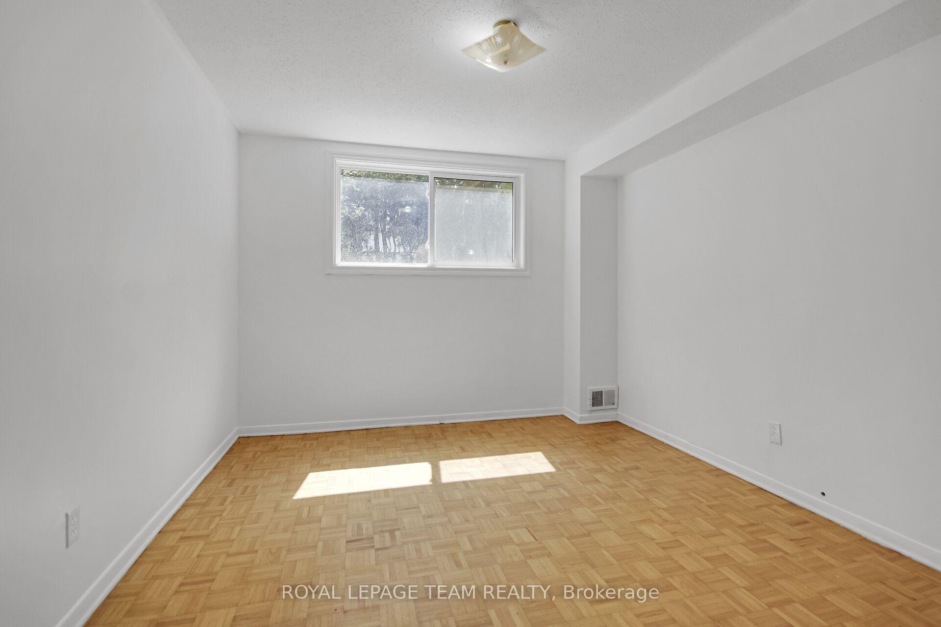 Photo 3 of 52 Bowhill Avenue, Ottawa, Borden Farm/Stewart Farm/Carleton Heights/Parkwood Hills — HOMEH