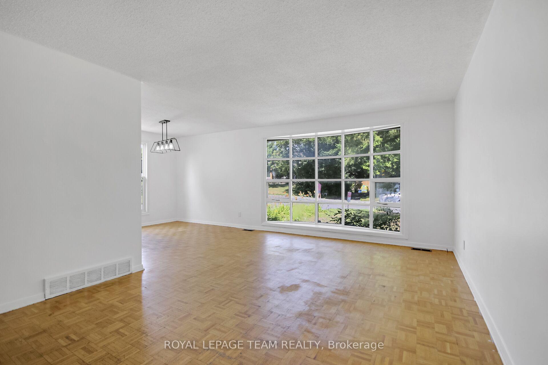 Photo 8 of 52 Bowhill Avenue, Ottawa, Borden Farm/Stewart Farm/Carleton Heights/Parkwood Hills — HOMEH
