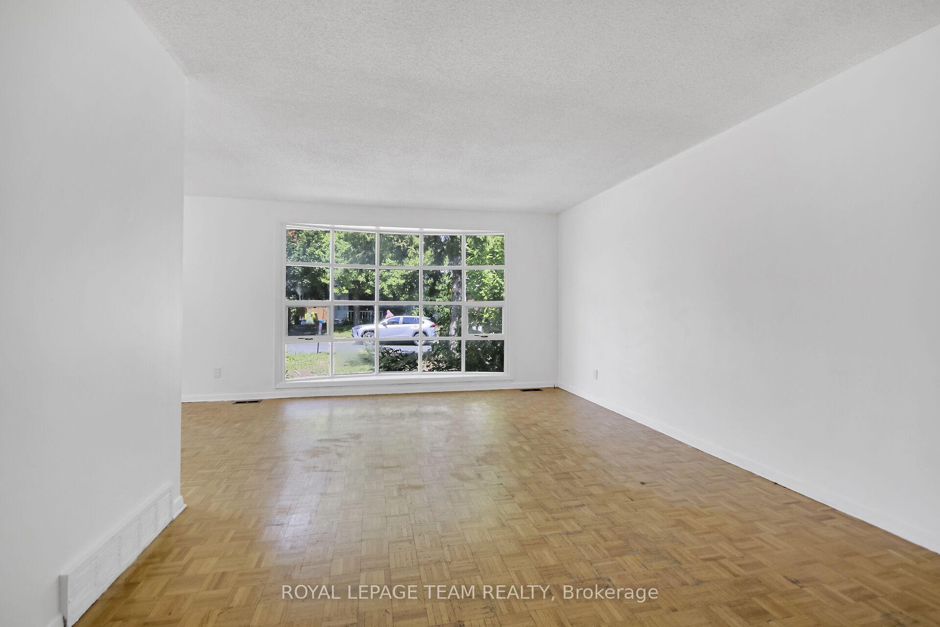 Photo 12 of 52 Bowhill Avenue, Ottawa, Borden Farm/Stewart Farm/Carleton Heights/Parkwood Hills — HOMEH
