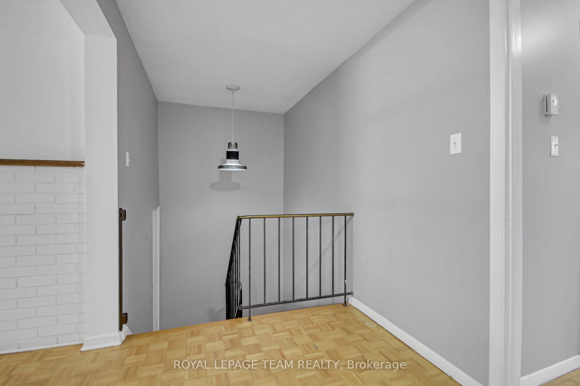 Photo 18 of 52 Bowhill Avenue, Ottawa, Borden Farm/Stewart Farm/Carleton Heights/Parkwood Hills — HOMEH