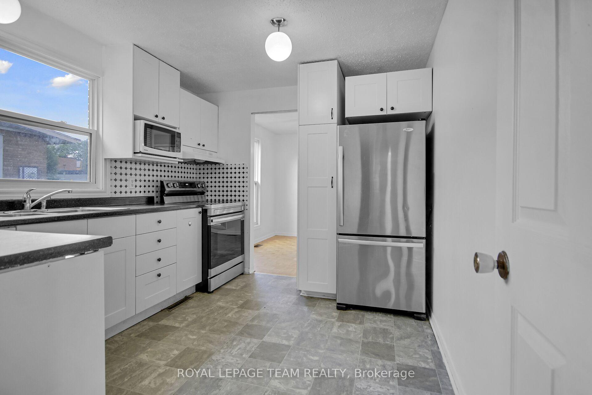 Photo 15 of 52 Bowhill Avenue, Ottawa, Borden Farm/Stewart Farm/Carleton Heights/Parkwood Hills — HOMEH