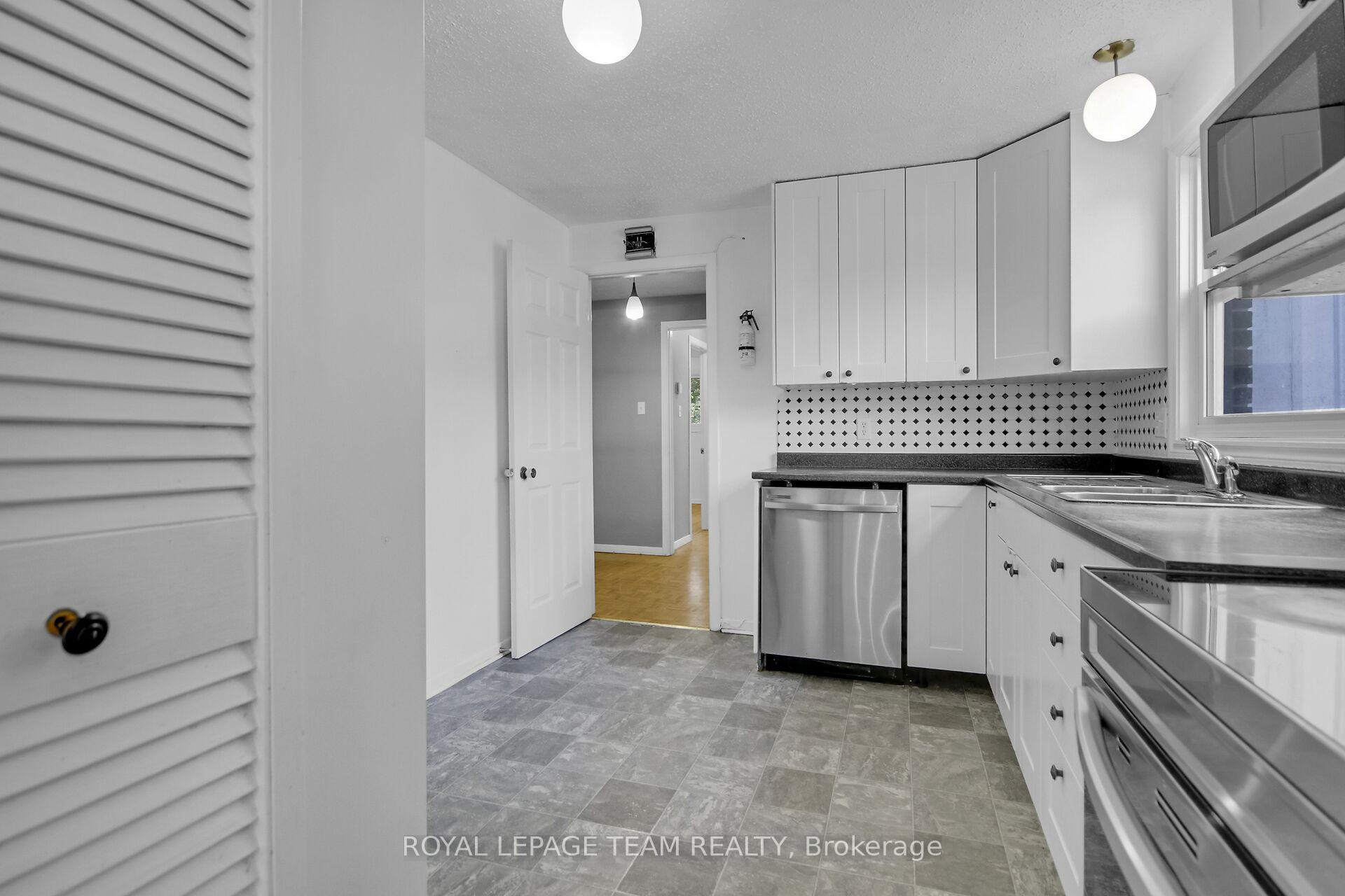 Photo 22 of 52 Bowhill Avenue, Ottawa, Borden Farm/Stewart Farm/Carleton Heights/Parkwood Hills — HOMEH