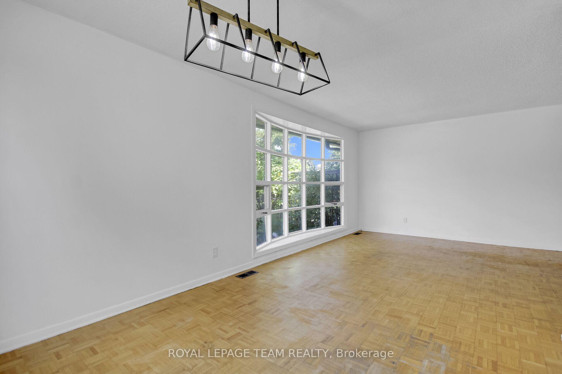 Photo 19 of 52 Bowhill Avenue, Ottawa, Borden Farm/Stewart Farm/Carleton Heights/Parkwood Hills — HOMEH