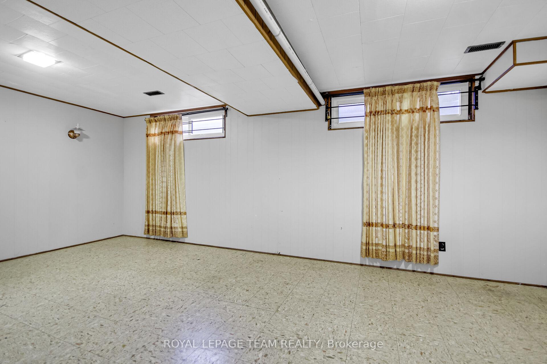 Photo 26 of 52 Bowhill Avenue, Ottawa, Borden Farm/Stewart Farm/Carleton Heights/Parkwood Hills — HOMEH