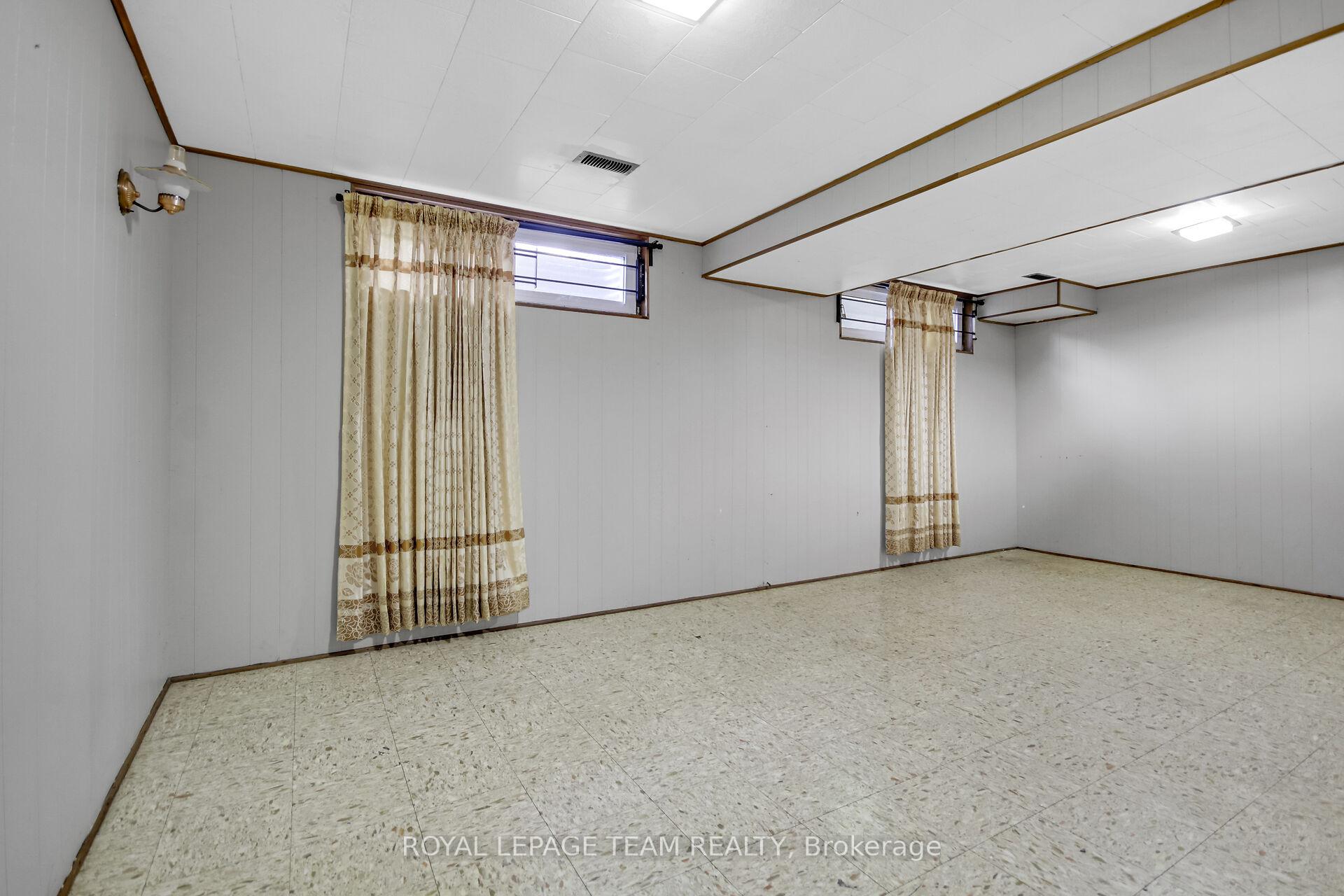 Photo 30 of 52 Bowhill Avenue, Ottawa, Borden Farm/Stewart Farm/Carleton Heights/Parkwood Hills — HOMEH