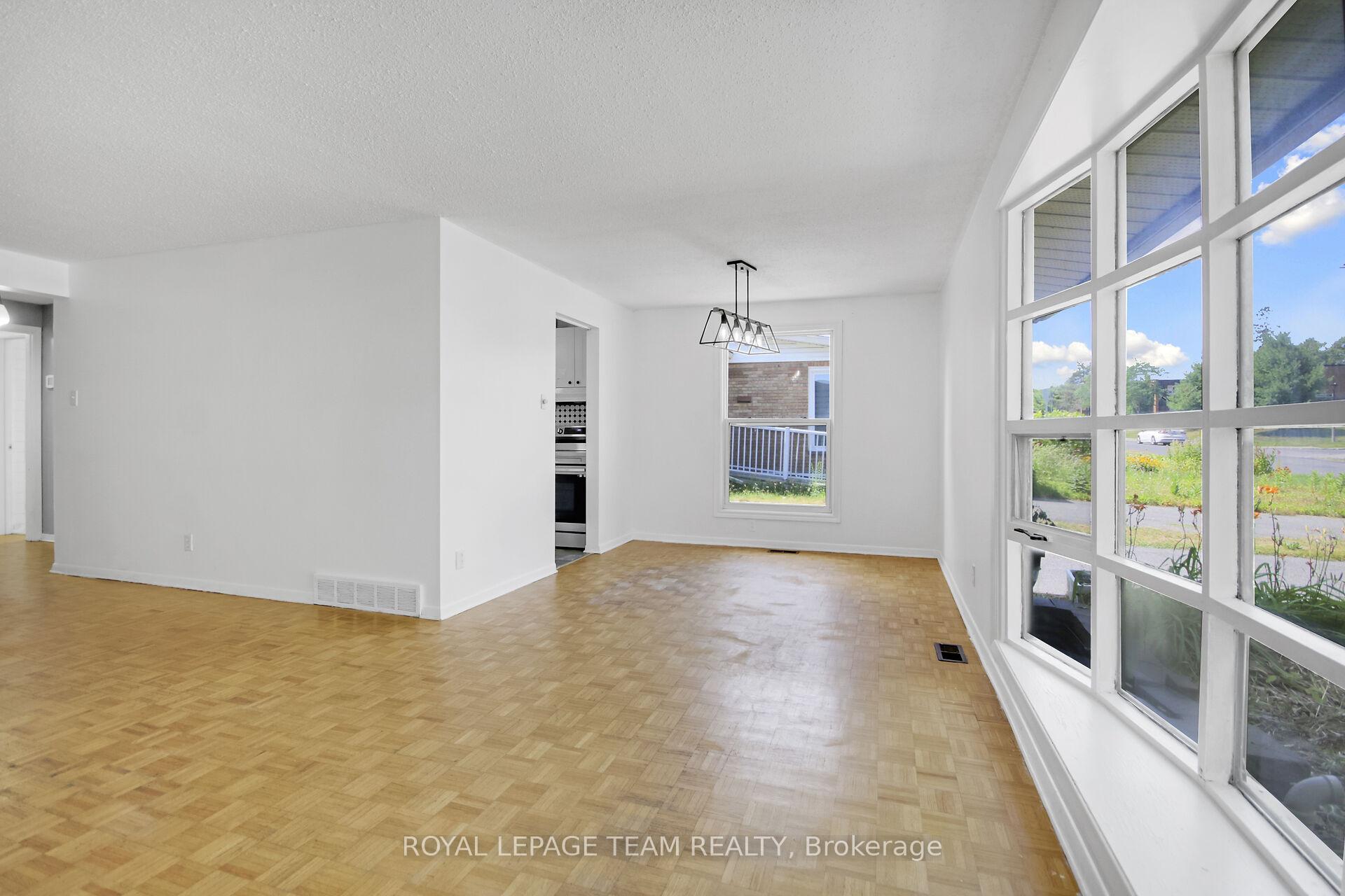 Photo 31 of 52 Bowhill Avenue, Ottawa, Borden Farm/Stewart Farm/Carleton Heights/Parkwood Hills — HOMEH