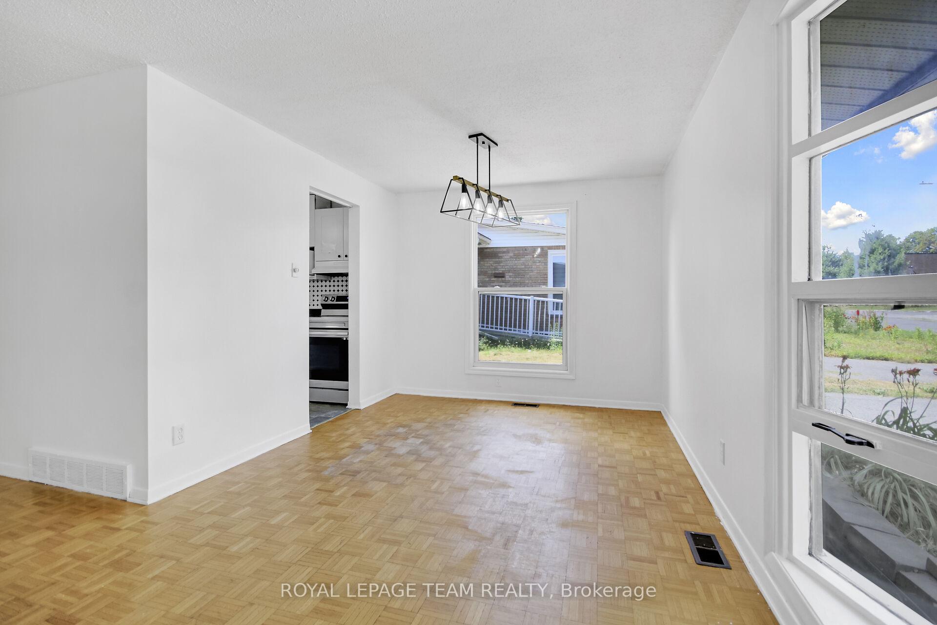 Photo 42 of 52 Bowhill Avenue, Ottawa, Borden Farm/Stewart Farm/Carleton Heights/Parkwood Hills — HOMEH