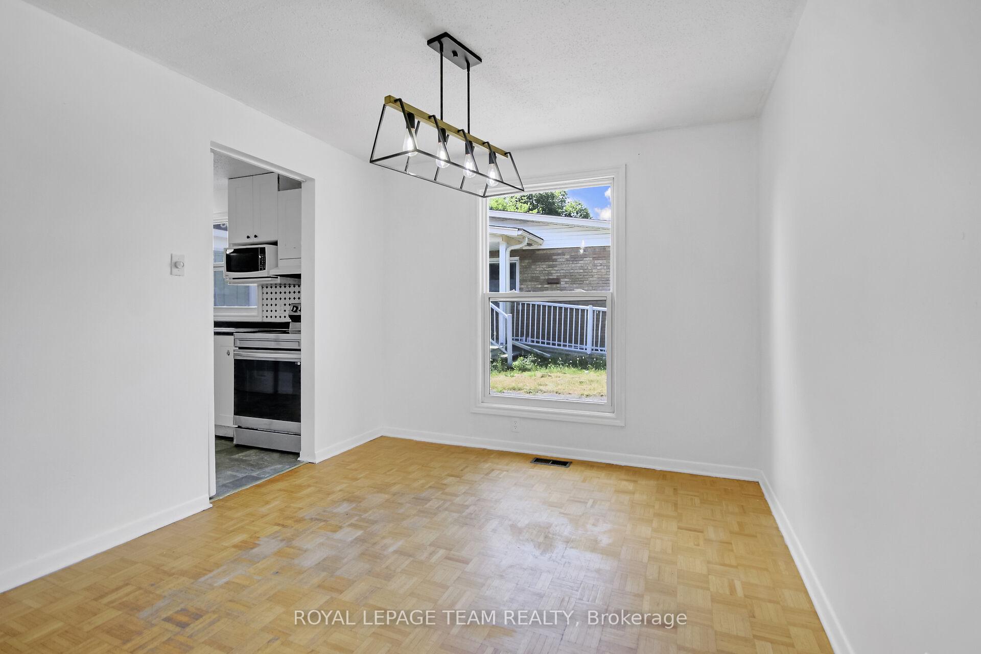 Photo 36 of 52 Bowhill Avenue, Ottawa, Borden Farm/Stewart Farm/Carleton Heights/Parkwood Hills — HOMEH