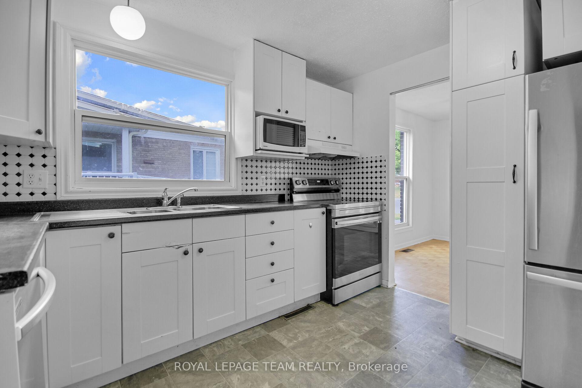Photo 39 of 52 Bowhill Avenue, Ottawa, Borden Farm/Stewart Farm/Carleton Heights/Parkwood Hills — HOMEH