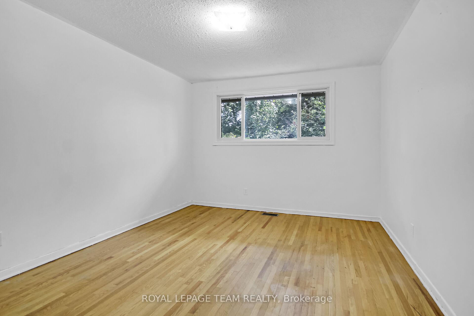 Photo 41 of 52 Bowhill Avenue, Ottawa, Borden Farm/Stewart Farm/Carleton Heights/Parkwood Hills — HOMEH