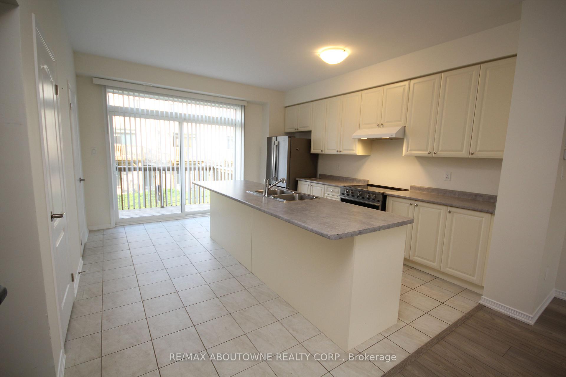 Photo 4 of 243 Gillespie Drive, Brant, Brantford Twp — HOMEH