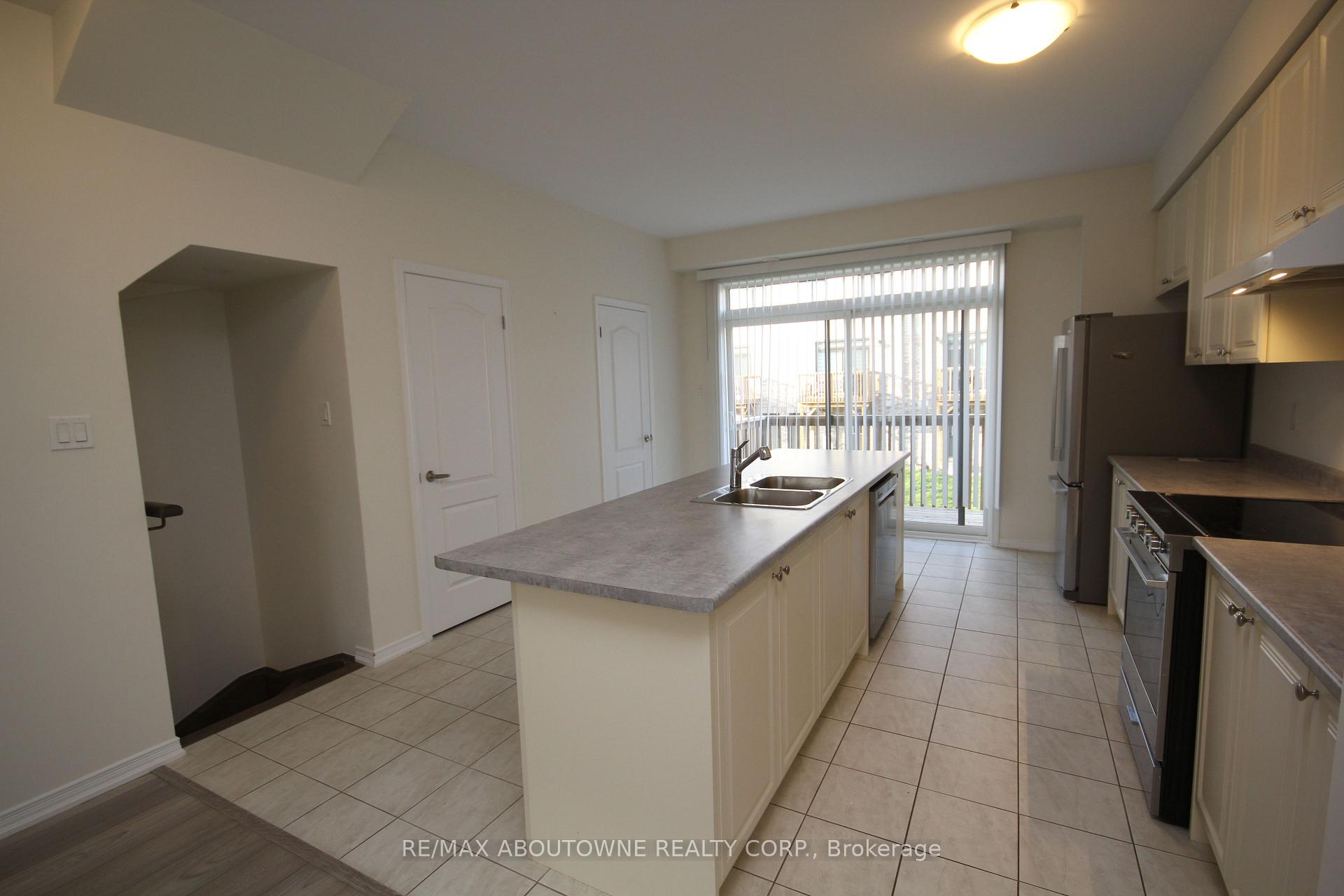 Photo 5 of 243 Gillespie Drive, Brant, Brantford Twp — HOMEH