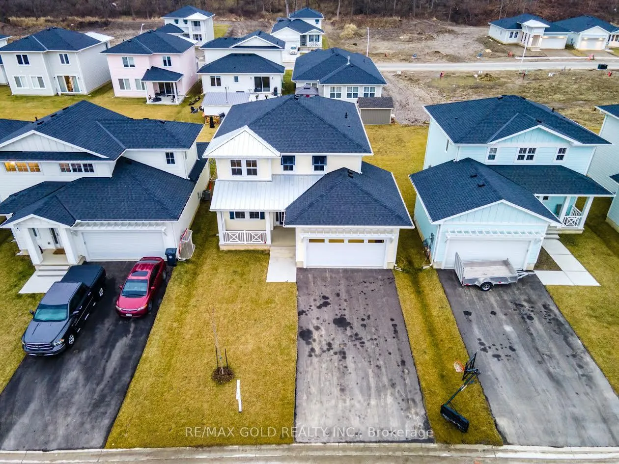 Photo 2 of 413 Breakwater Boulevard, Central Elgin, Port Stanley — HOMEH