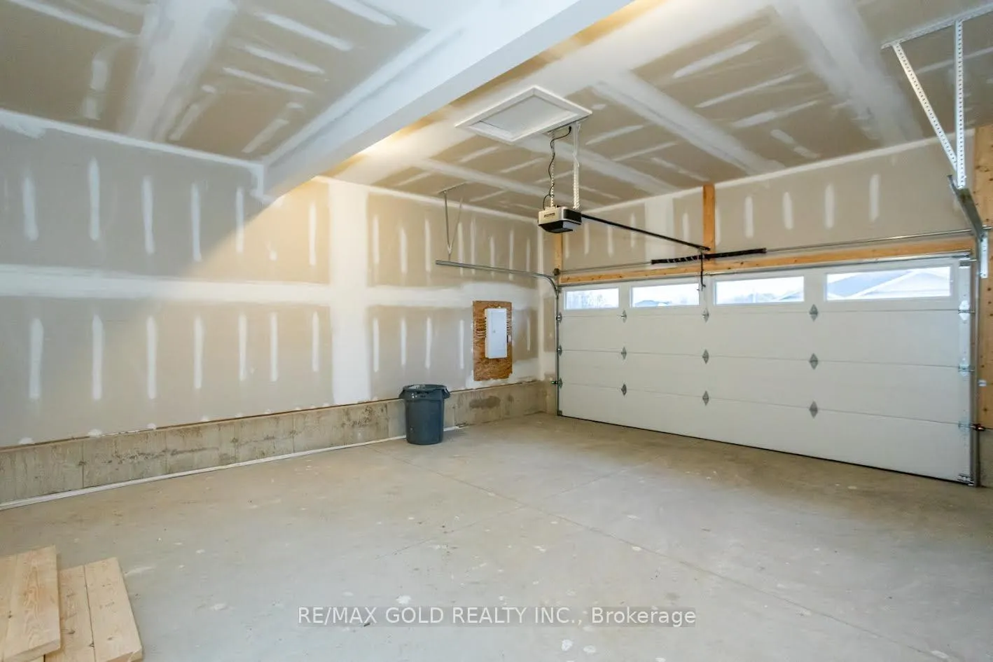 Photo 38 of 413 Breakwater Boulevard, Central Elgin, Port Stanley — HOMEH