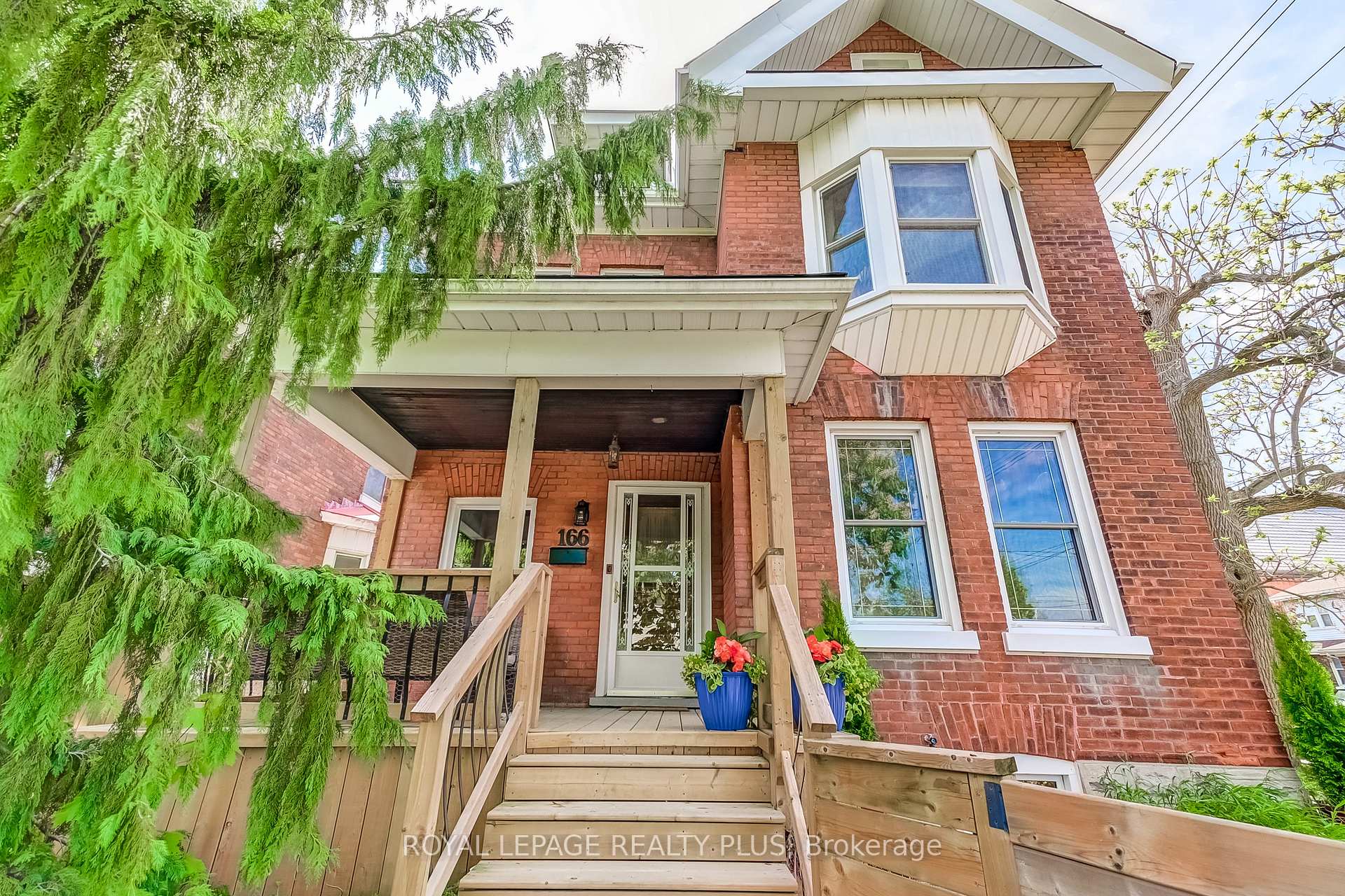 Photo 2 of 166 William Street, Brant, Brantford Twp — HOMEH