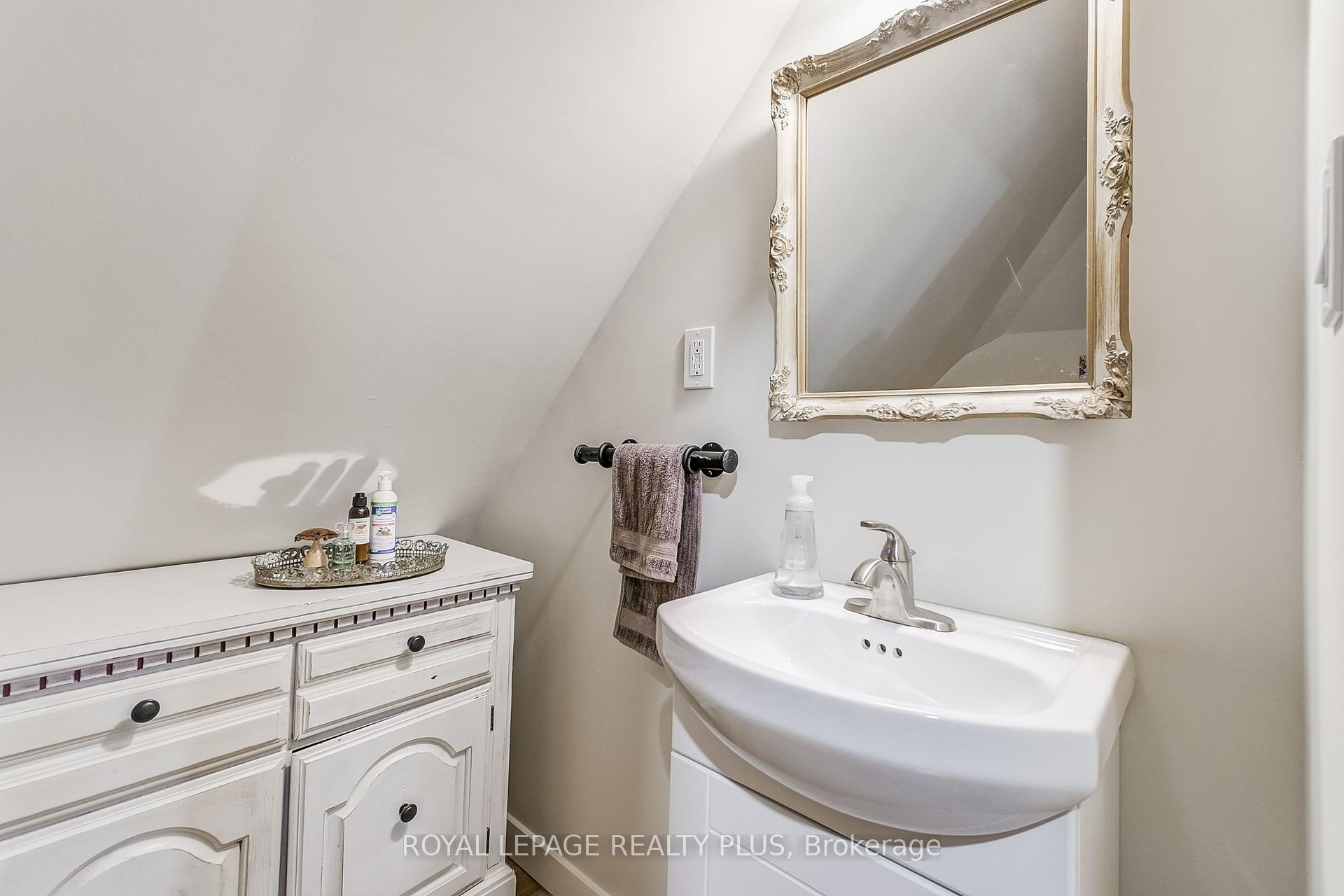 Photo 25 of 166 William Street, Brant, Brantford Twp — HOMEH
