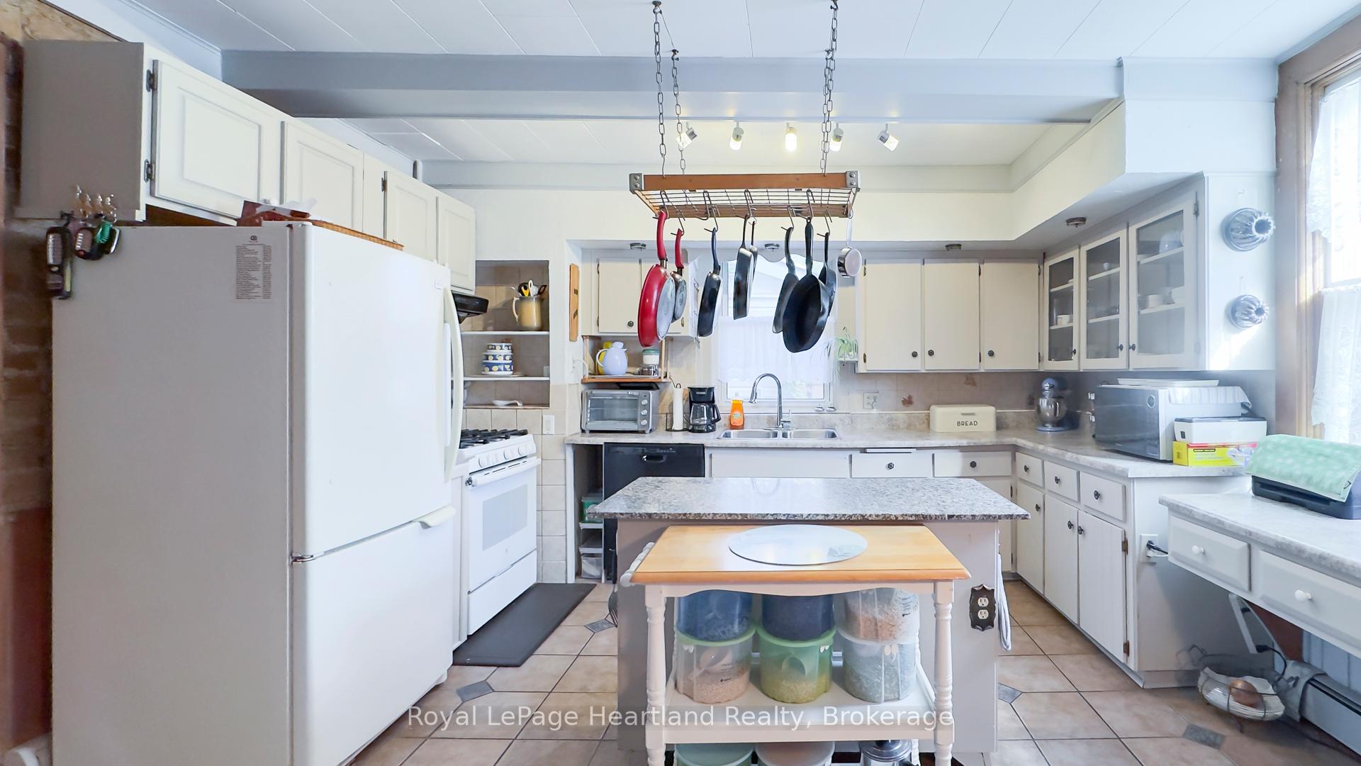 Photo 22 of 131 Rattenbury Street E, Central Huron, Clinton — HOMEH