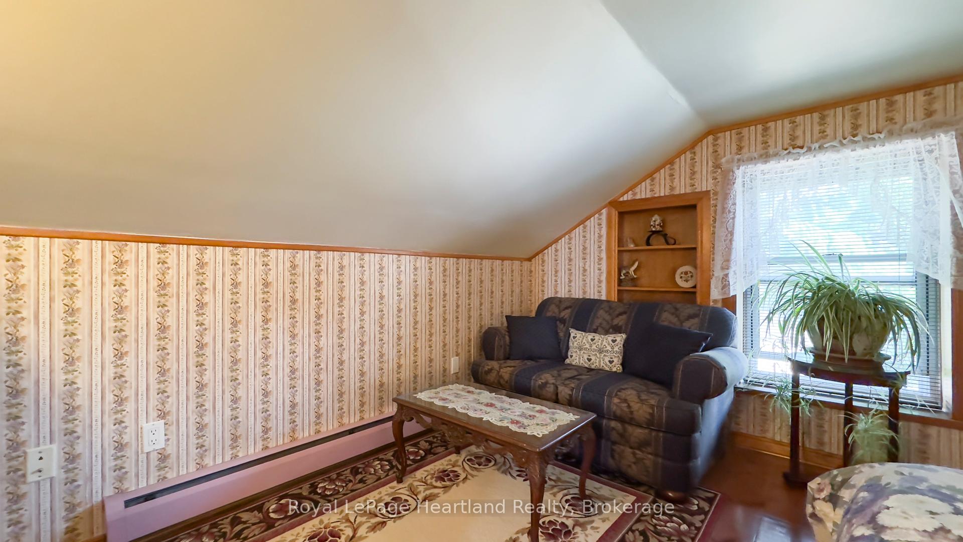 Photo 36 of 131 Rattenbury Street E, Central Huron, Clinton — HOMEH