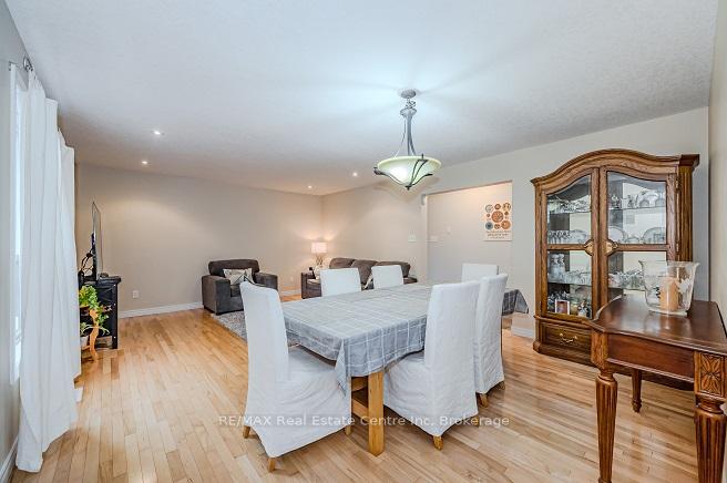 Photo 8 of 19 Bard Boulevard, Guelph, Pineridge/Westminster Woods — HOMEH